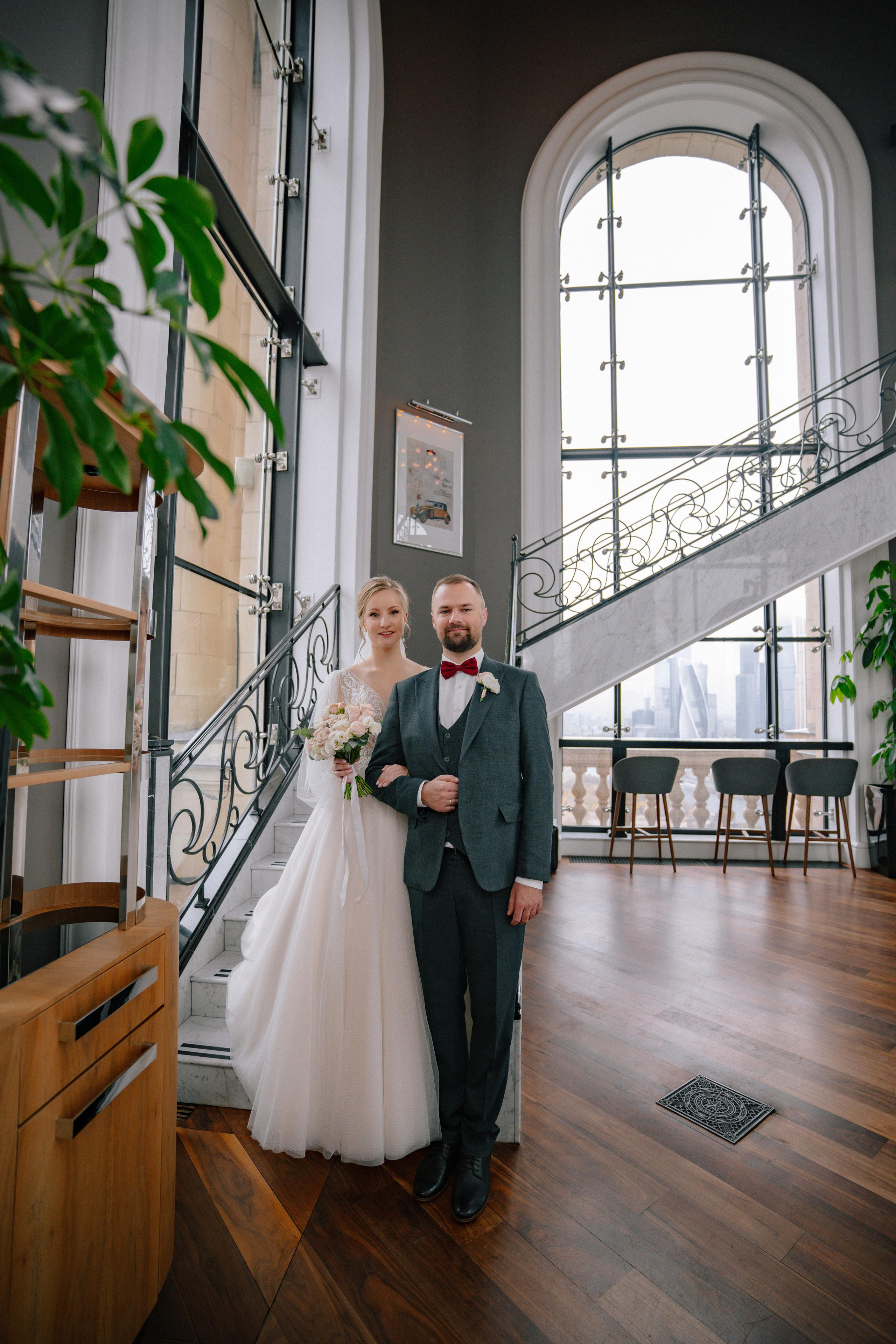 Свадебная фотосессия в ресторане BUONO (Бона) и Mercedes Bar (гостиница Украина)