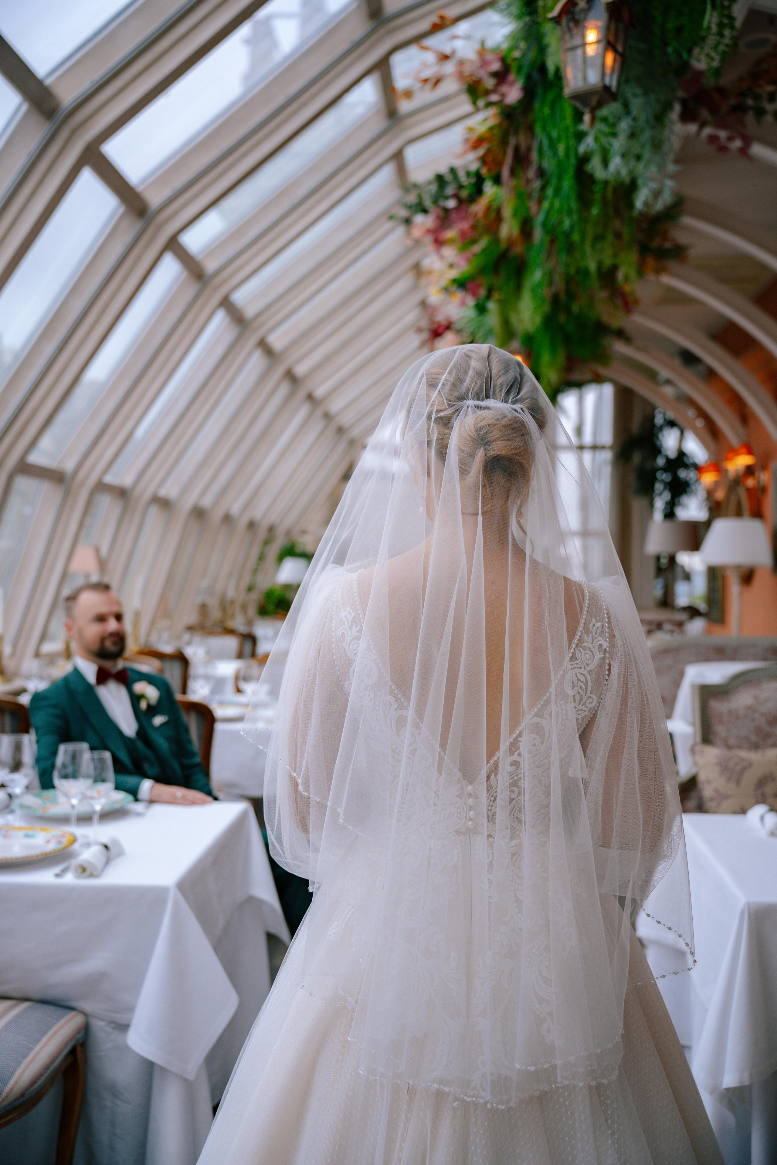 Свадебная фотосессия в ресторане BUONO (Бона) и Mercedes Bar (гостиница Украина)