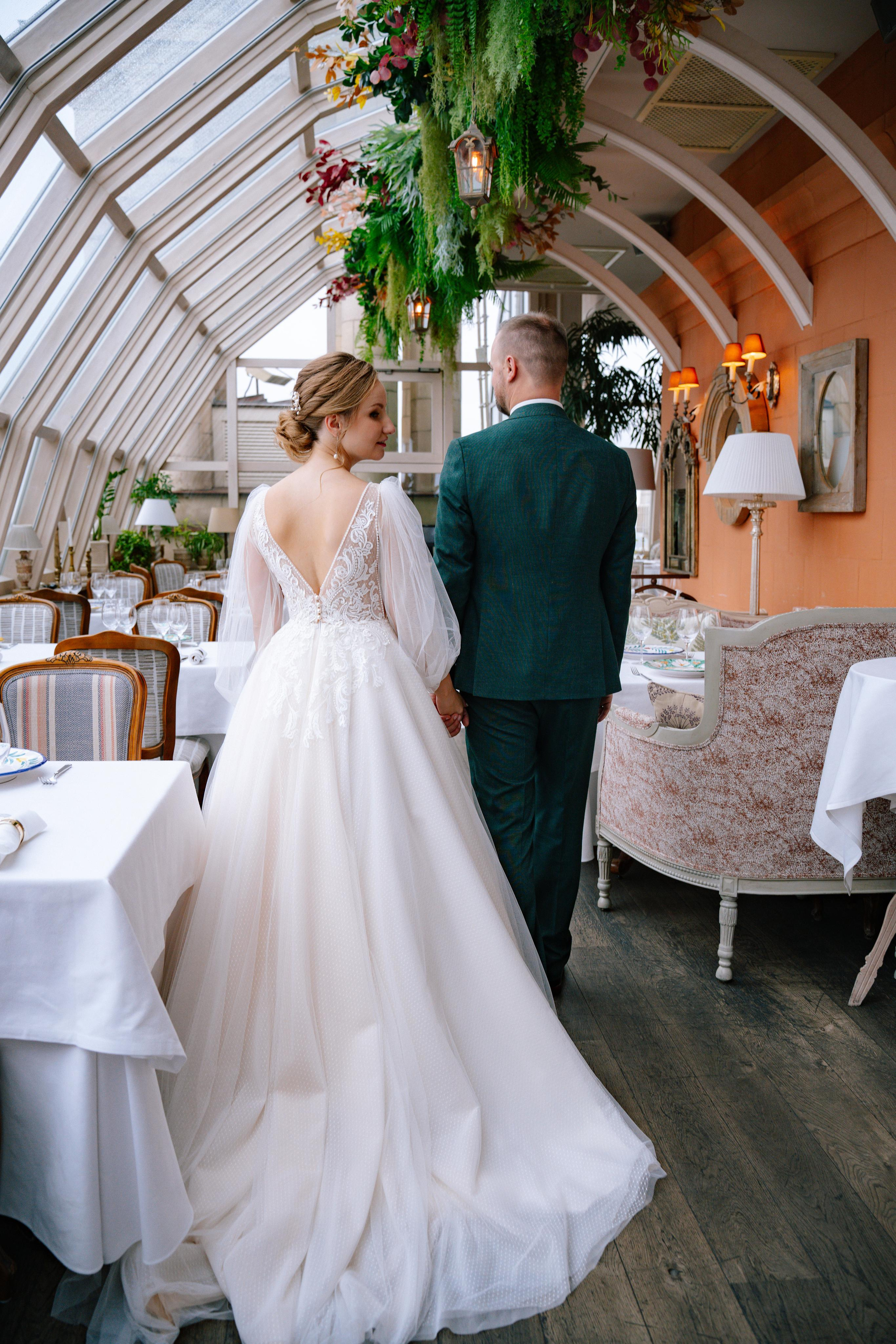 Свадебная фотосессия в ресторане BUONO (Бона) и Mercedes Bar (гостиница Украина)