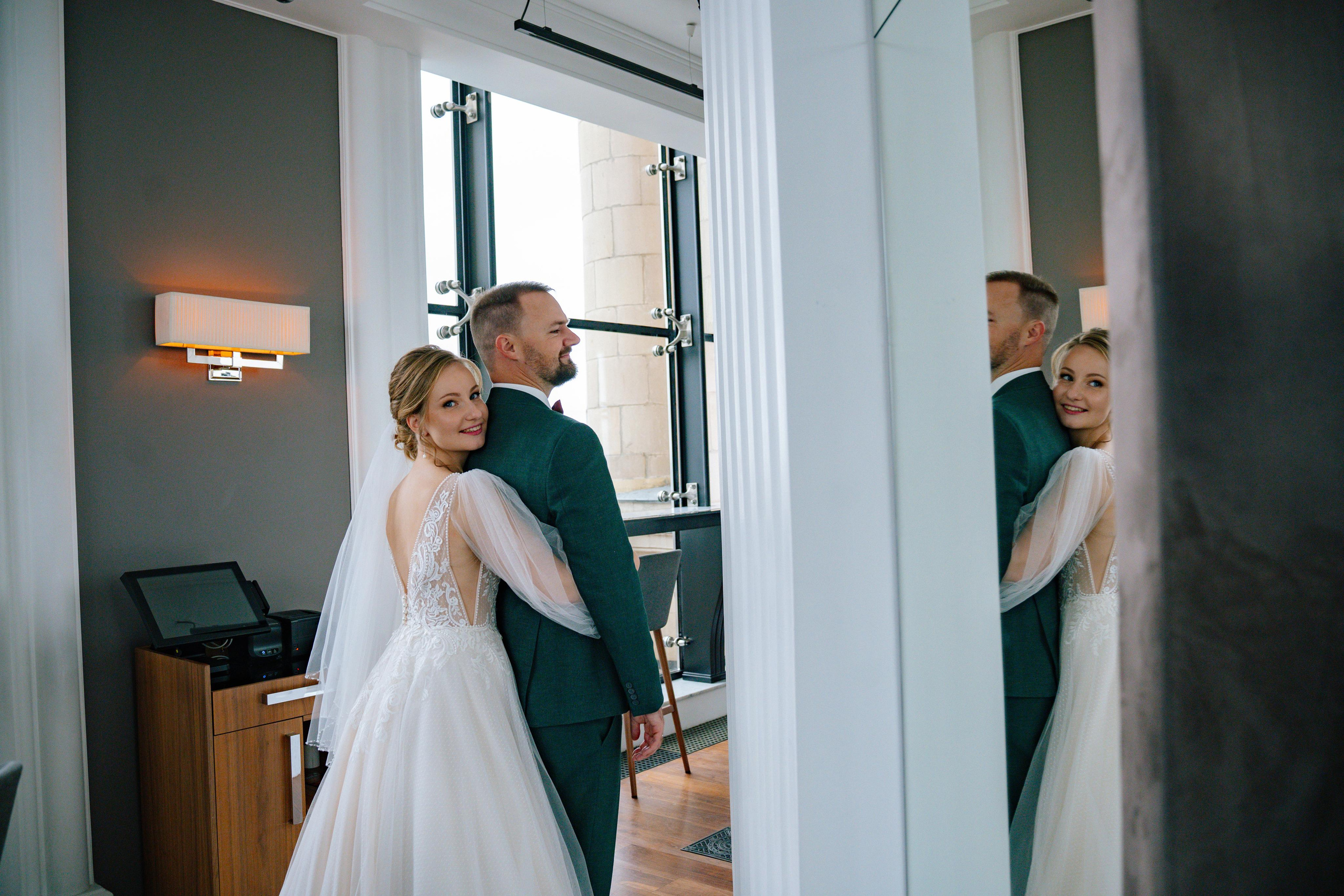 Свадебная фотосессия в ресторане BUONO (Бона) и Mercedes Bar (гостиница Украина)