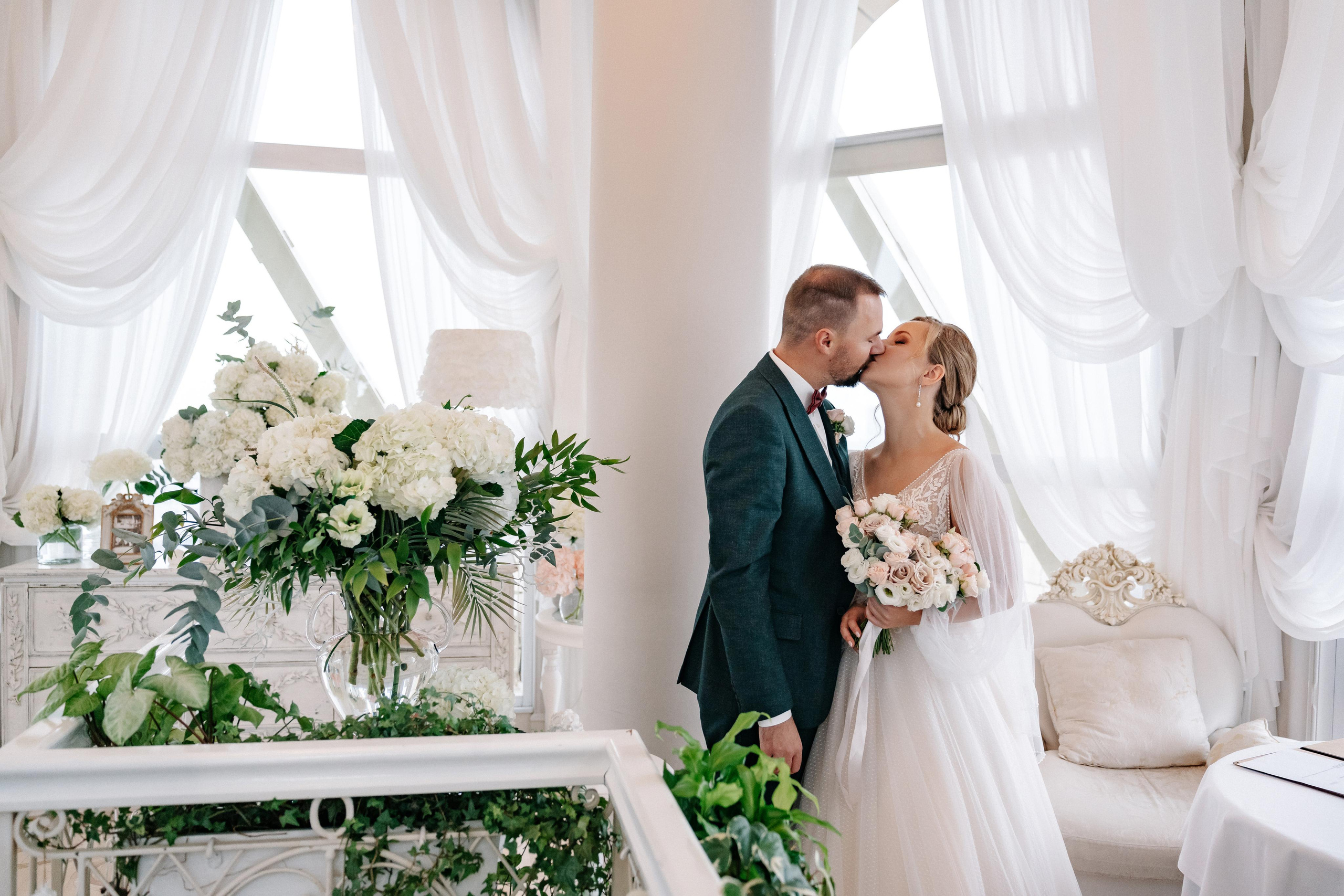 Свадебная фотосессия в ресторане Романтик (гостиница Украина)