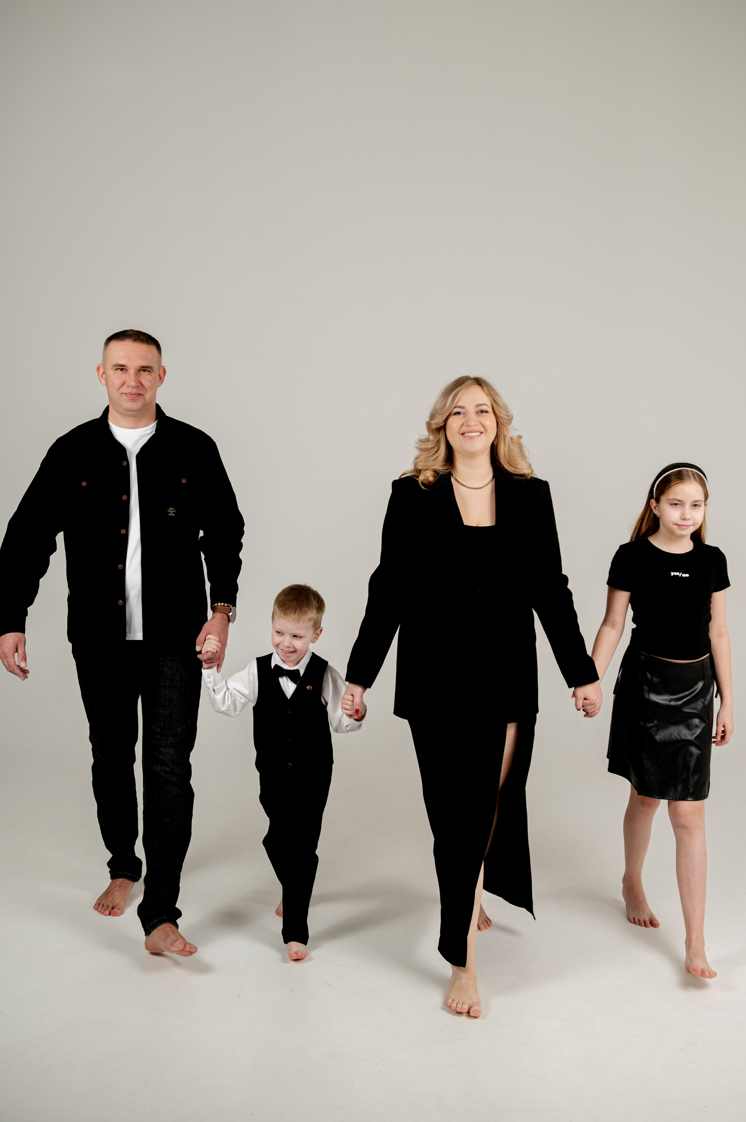 | мама, папа, дочка и сын |. Свадебный и портретный фотограф в Казани