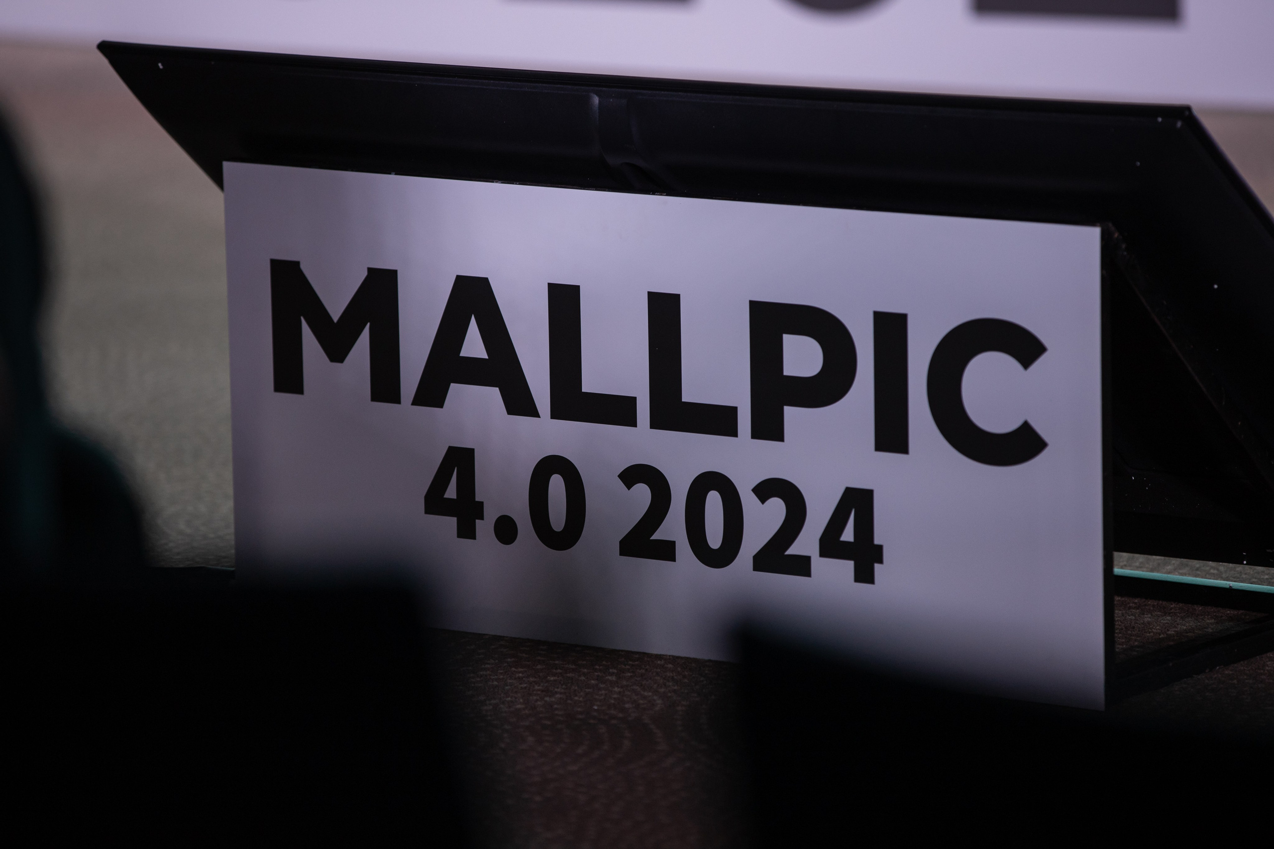 Сессия MALLPIC. Репортажный и fashion фотограф в Москве Сергей Бардин