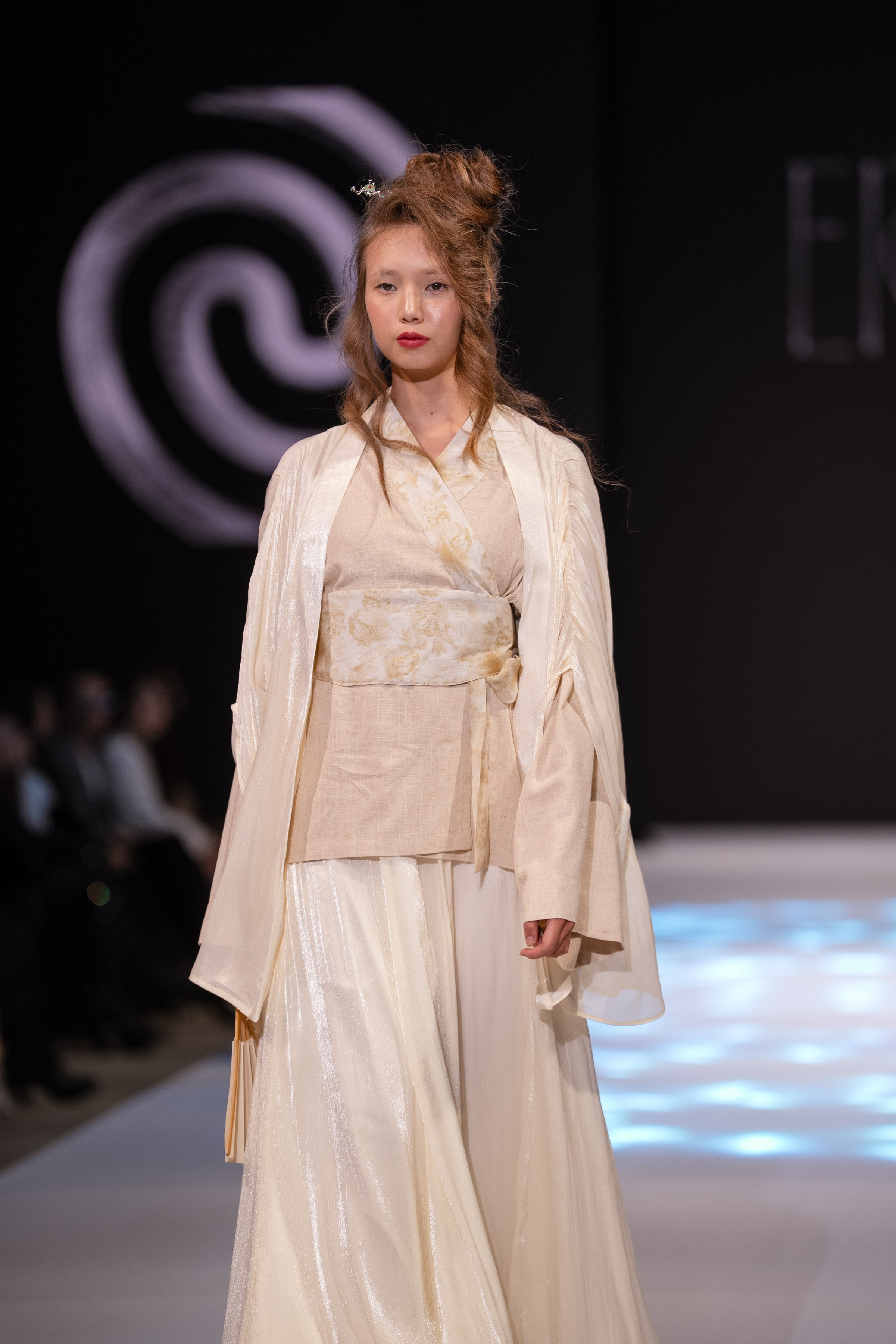 EURASIAN FASHION WEEK Eren. Сайт Алматинского НЮ АРТ, будуар и фэшн фотографа Дениса Карпенко