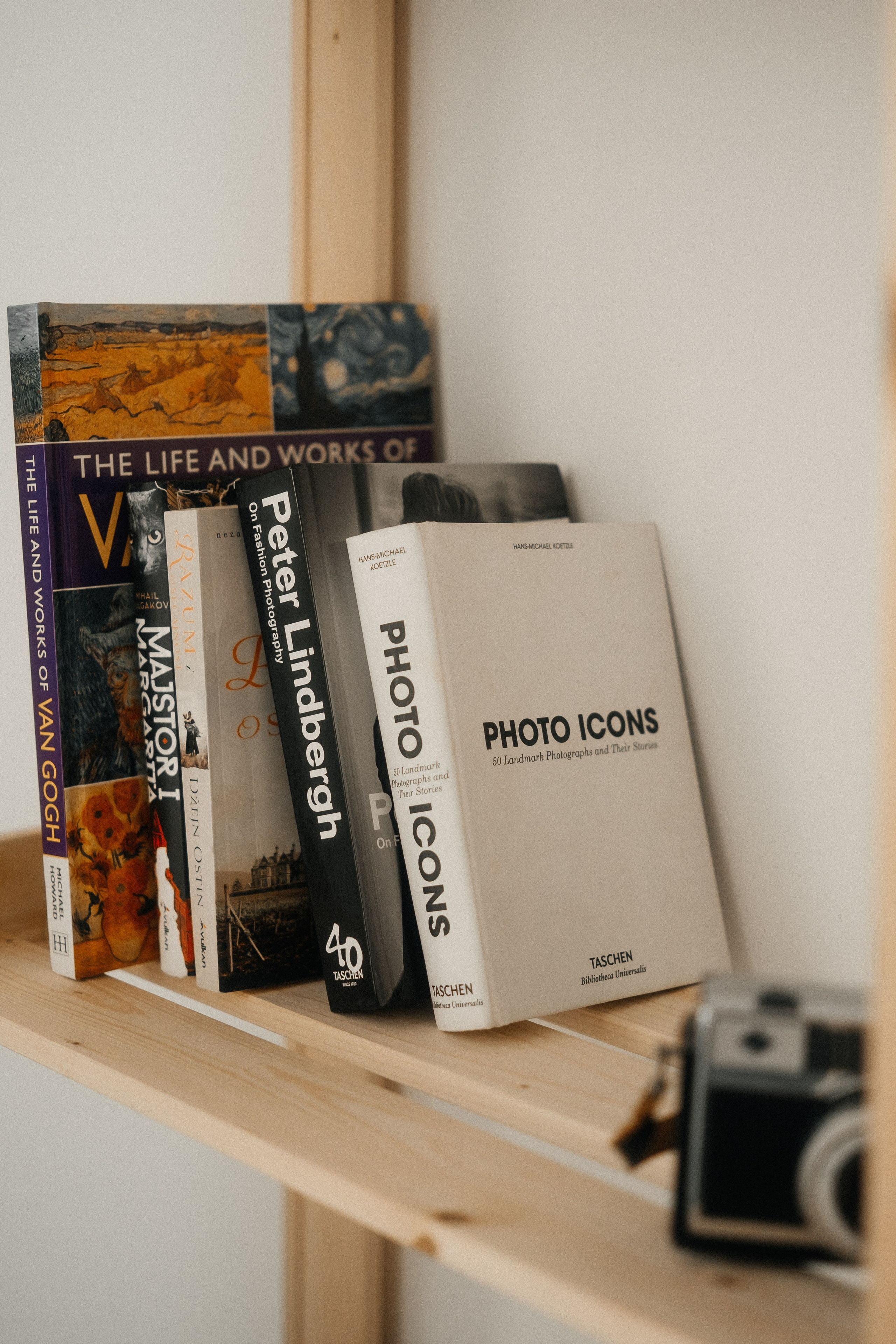 Scenografije i rekviziti. Studio GOBO