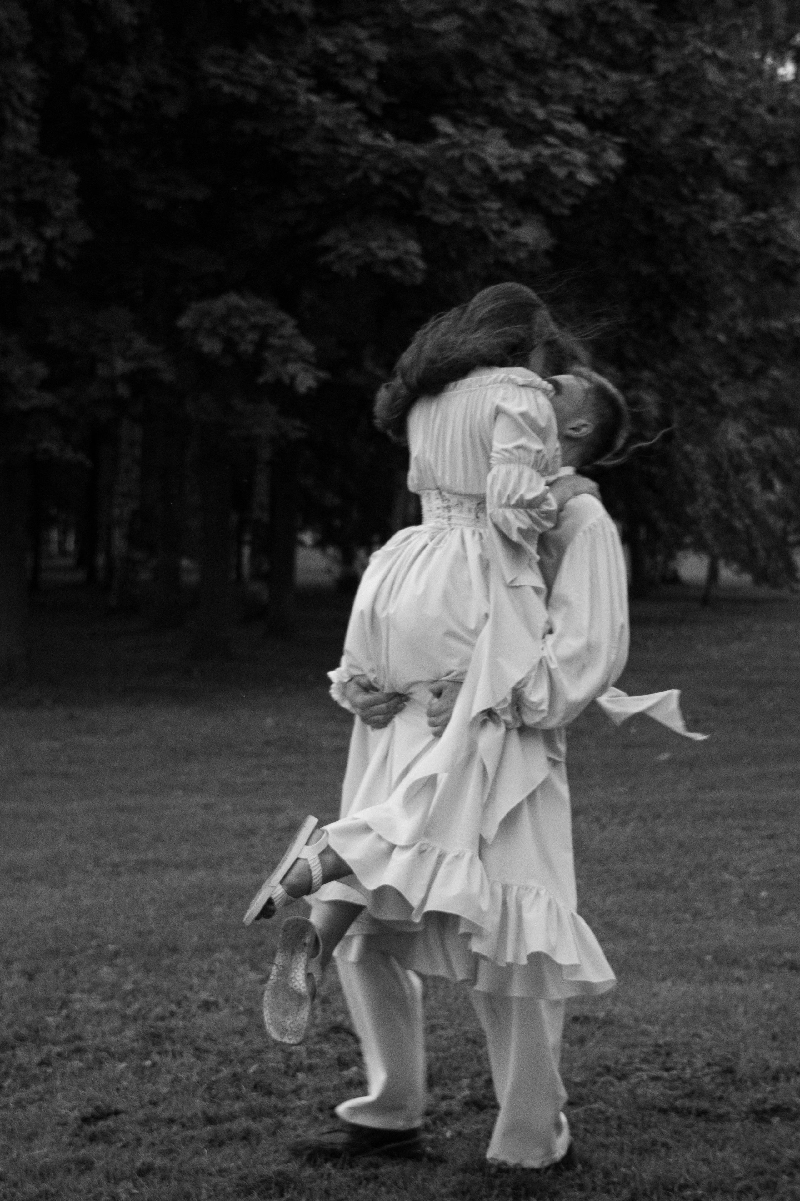 Предложение руки и сердца в парке 300летия. Фотограф в Санкт-Петербурге Ксения Яковчук