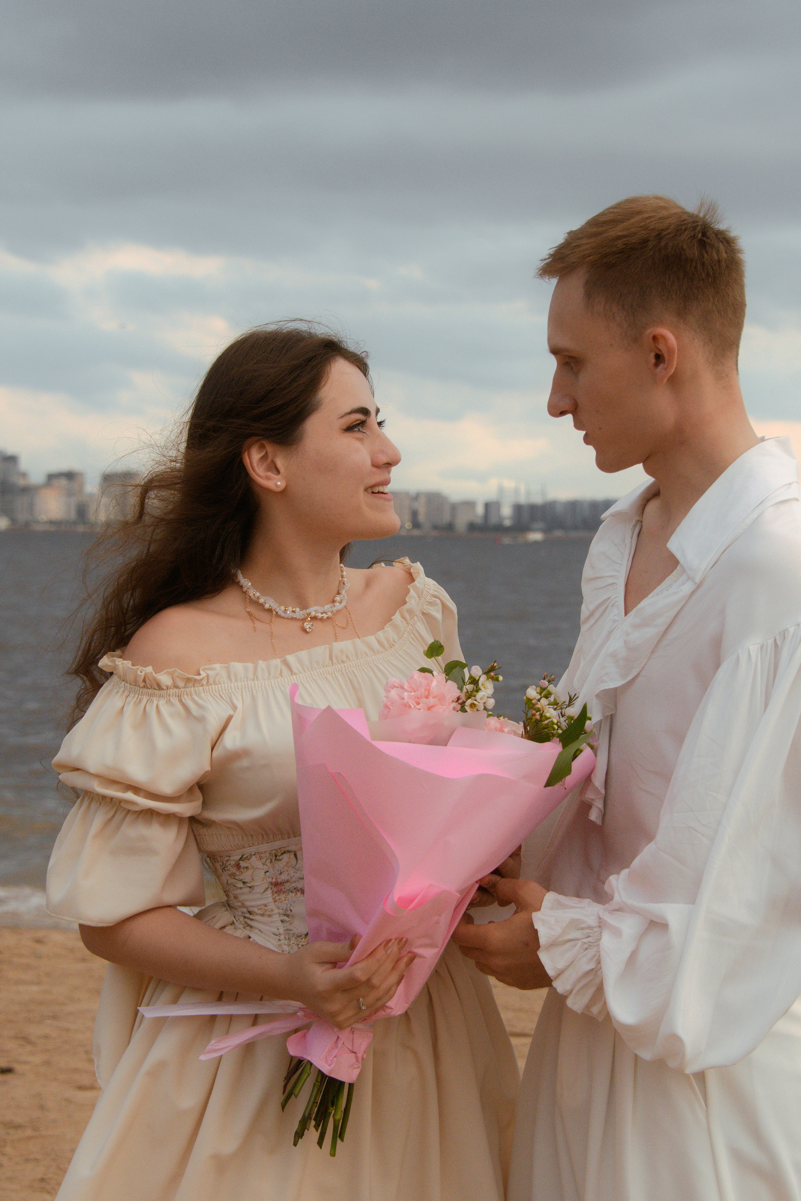 Предложение руки и сердца в парке 300летия. Фотограф в Санкт-Петербурге Ксения Яковчук