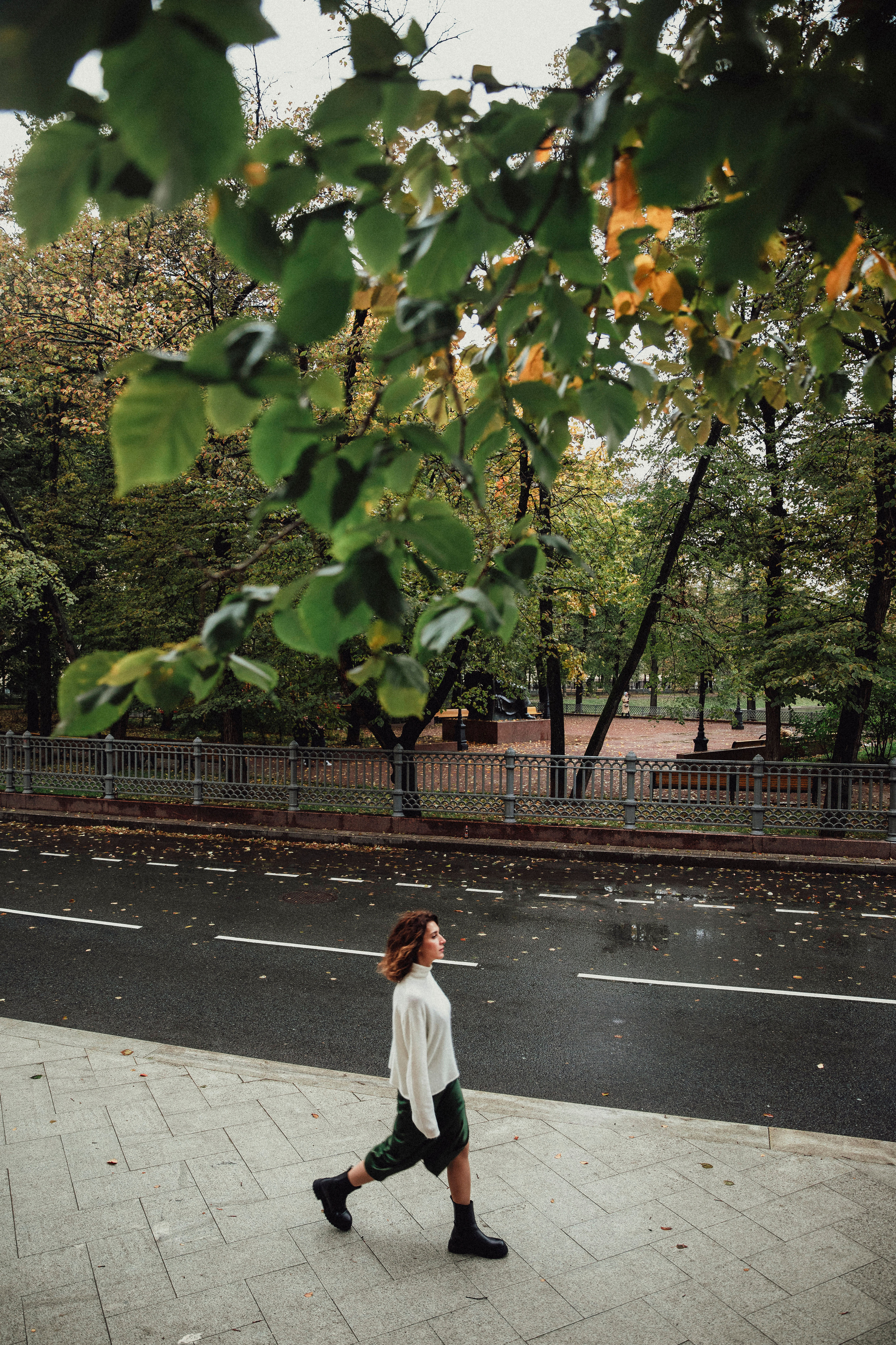 Стильные женские фотосессии с одеждой и визажем
