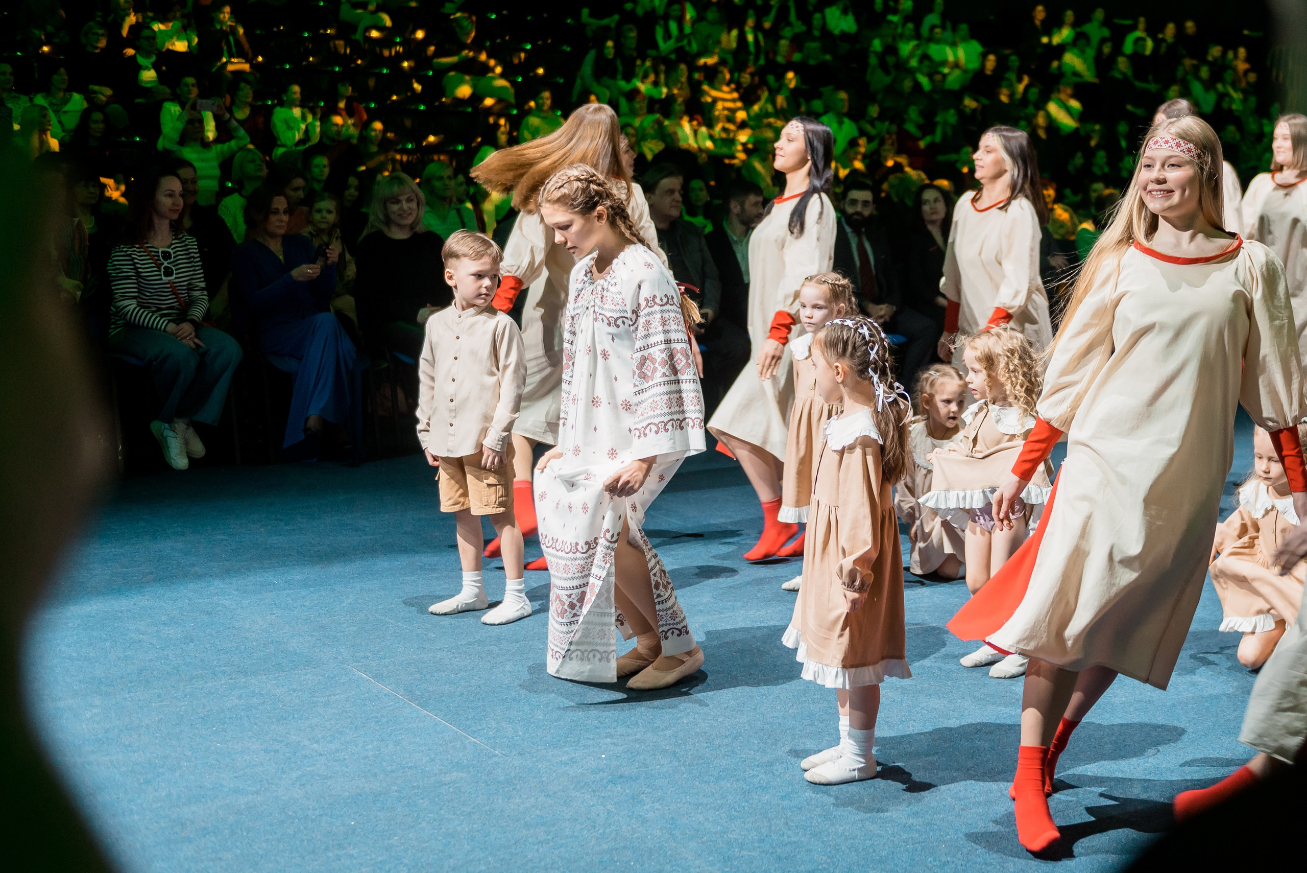 На Крыльях в Ледовом Дворце 2023. Детский фотограф, семейный фотограф и репортажи в Кемерово