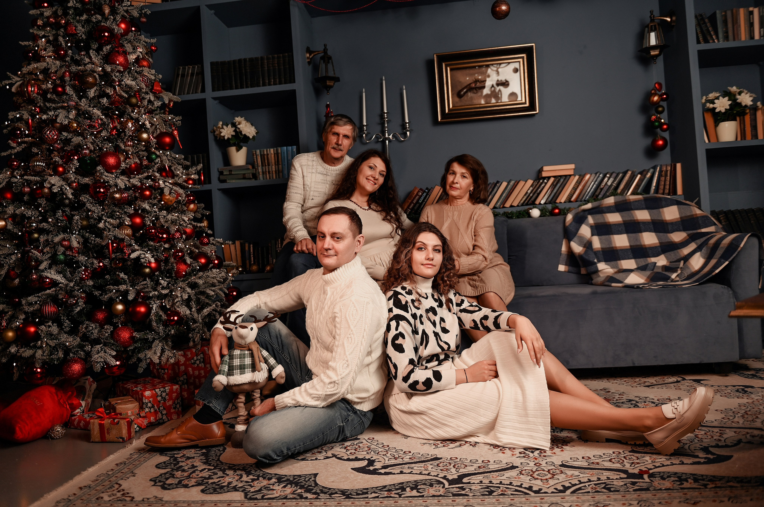 Новогодняя семейная. Свадебный, семейный, детский, контент фотограф в Омске Максим Ильин