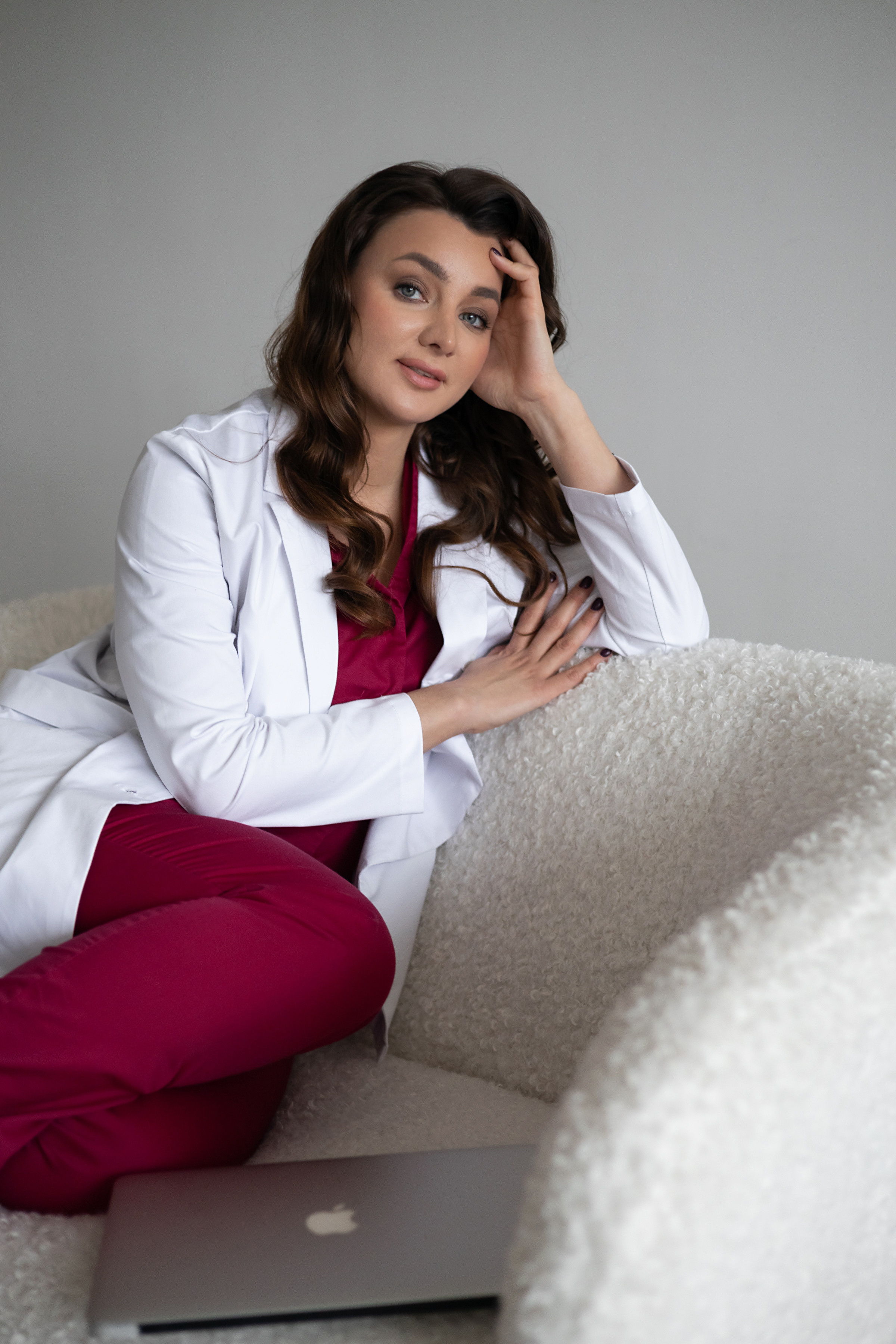 Врач-хирург. Портретный фотограф СПб, женский фотограф, минимализм и эстетика