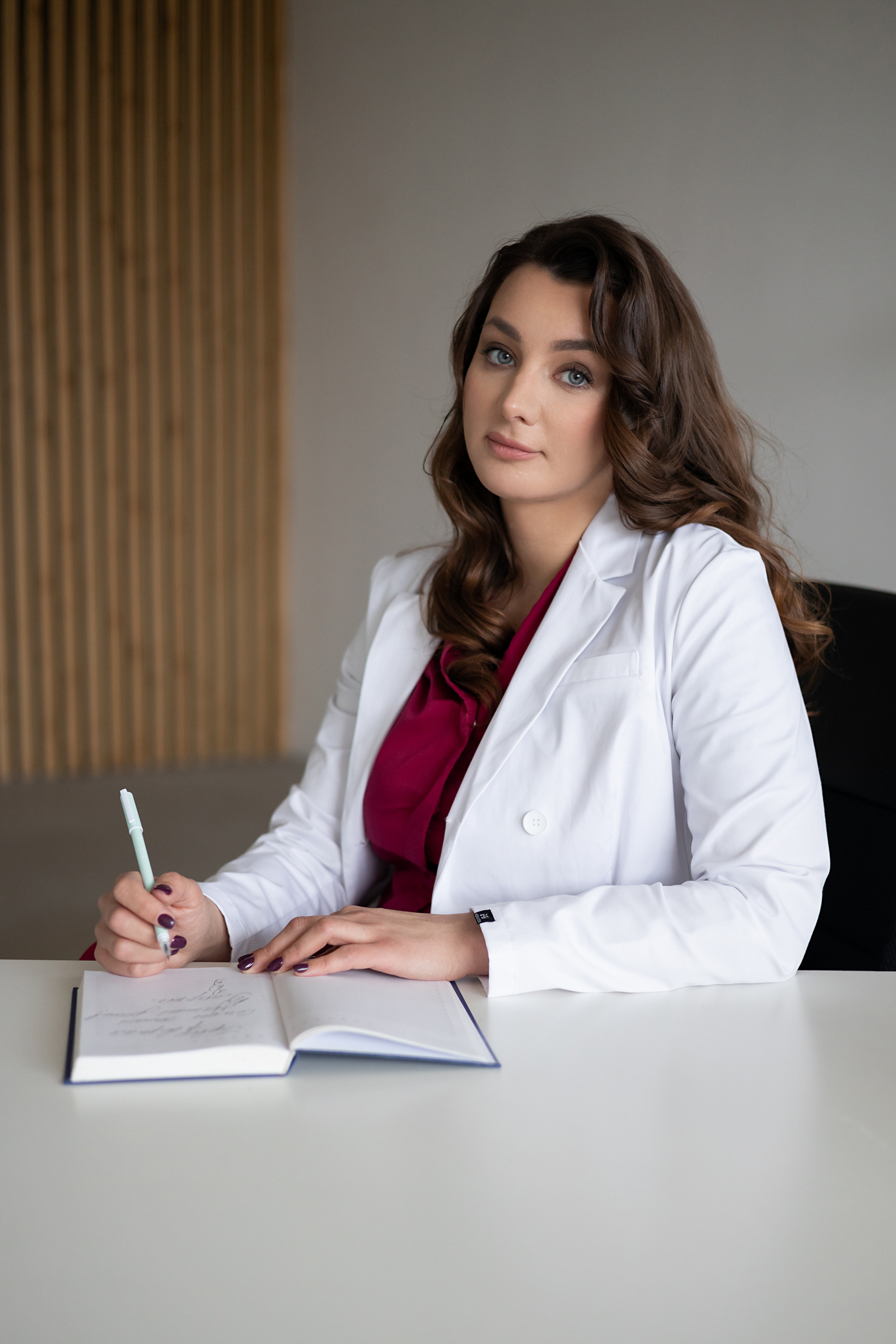 Врач-хирург. Портретный фотограф СПб, женский фотограф, минимализм и эстетика