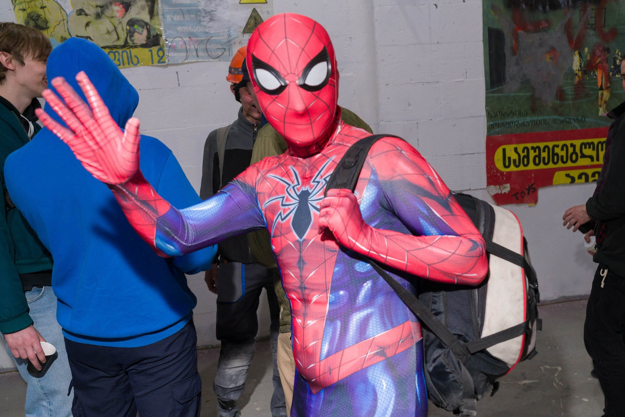 Вернисаж выставки «Параллельные сны» @ 10.203. Фотограф Саша Оверчук