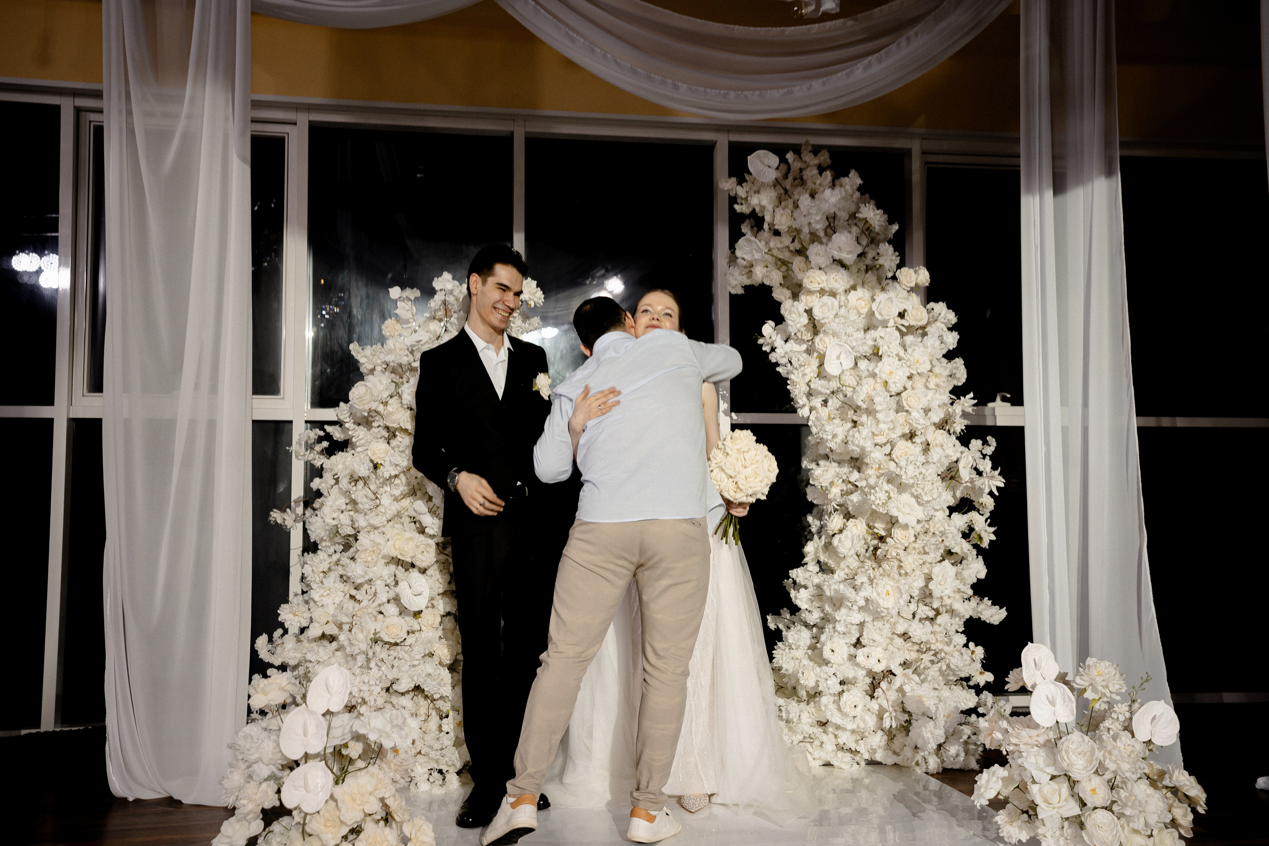 СВАДЕБНАЯ СЬЕМКА СБОРОВ В ОТЕЛЕ И ВЫЕЗД НА ЦЕРЕМОНИЮ (СНЯТО В СИБИРЕ В НИЖНЕВАРТОВСКЕ). Профессиональный фотограф, Санкт-Петербург — Виктория Богомолова