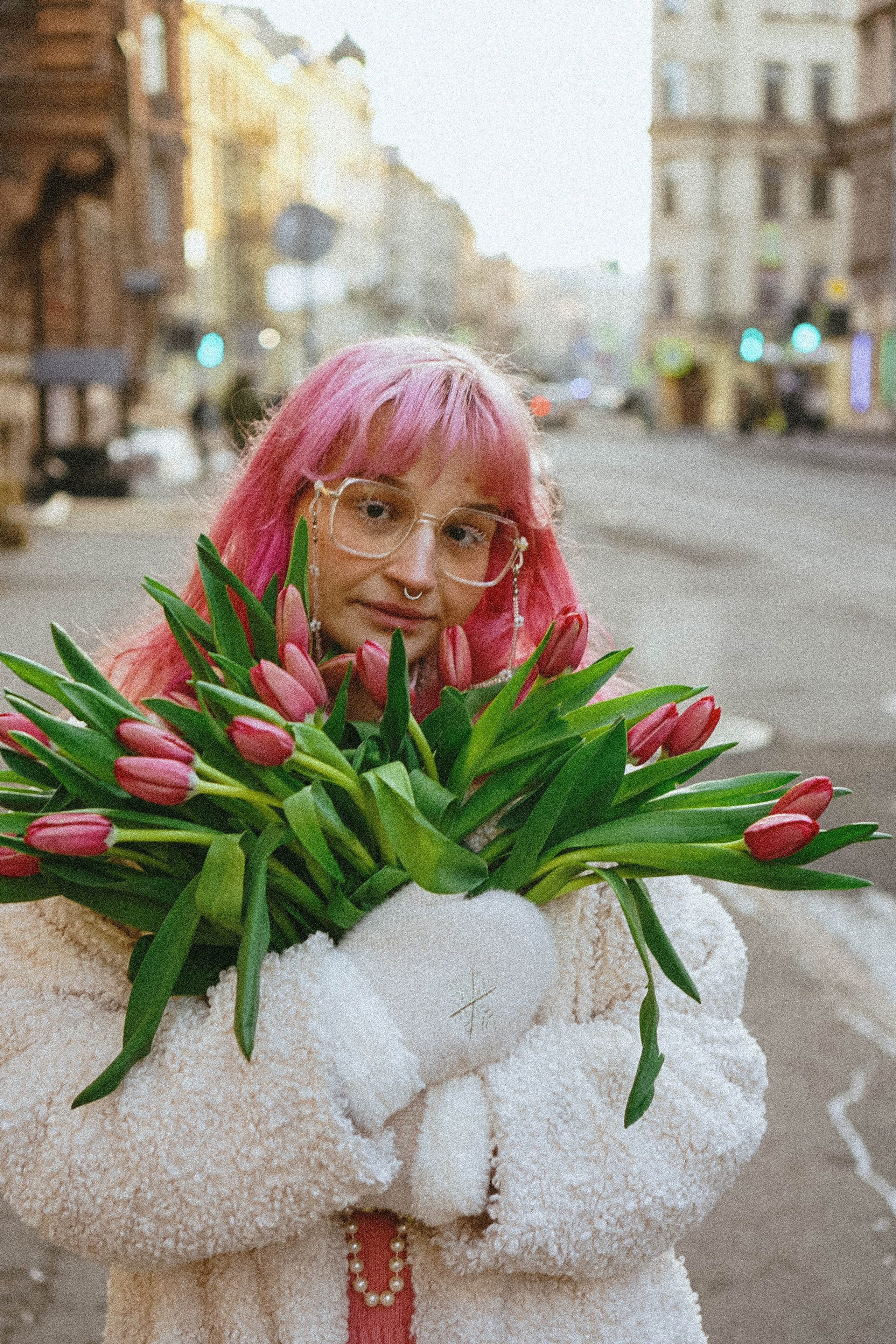 Прогулочная фотосессия с тюльпанами. Профессиональный фотограф, Санкт-Петербург — Виктория Богомолова