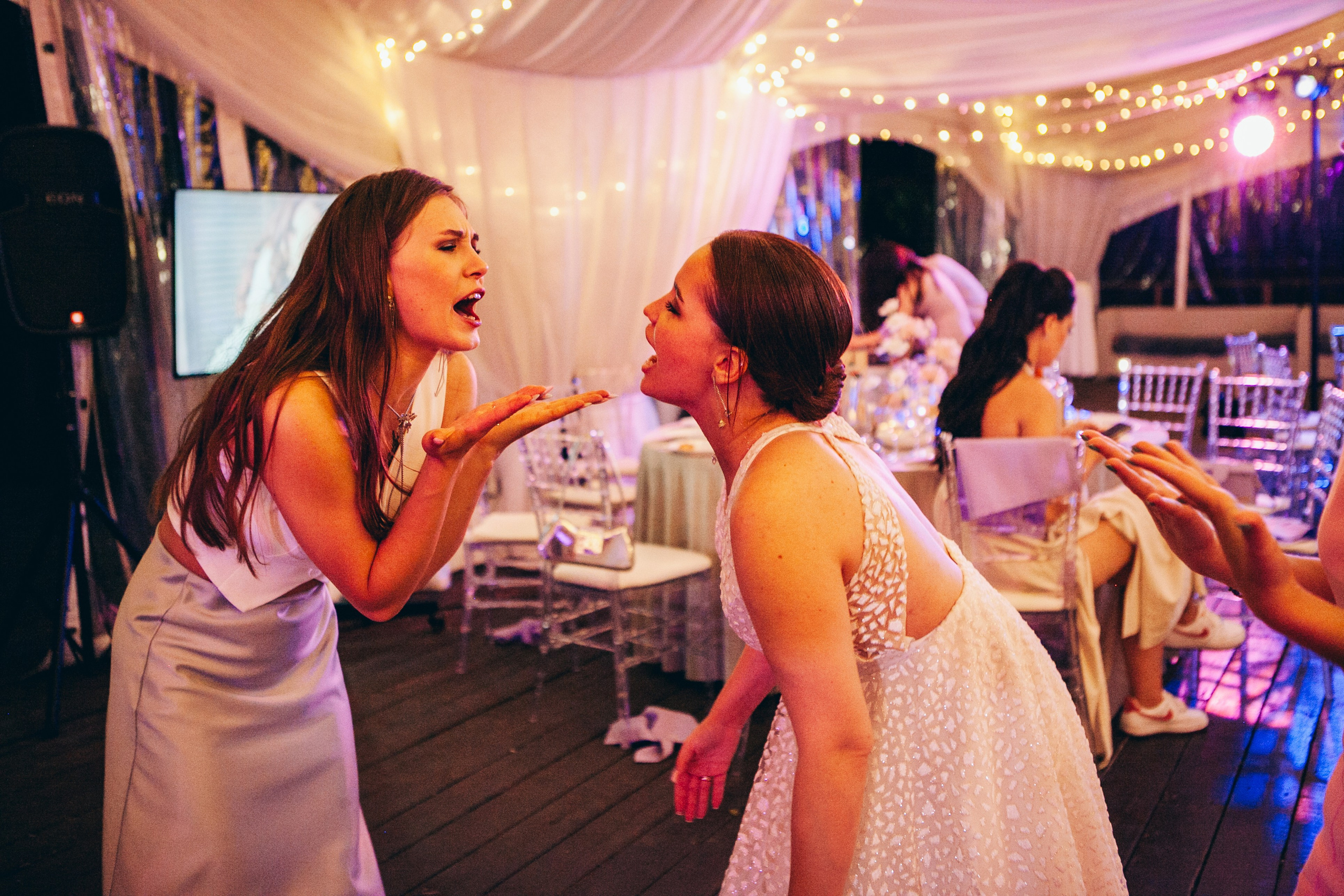 Свадебная фотосессия в отеле hartwell hotel и на патриарших прудах. Фотограф Ольга Ефремова