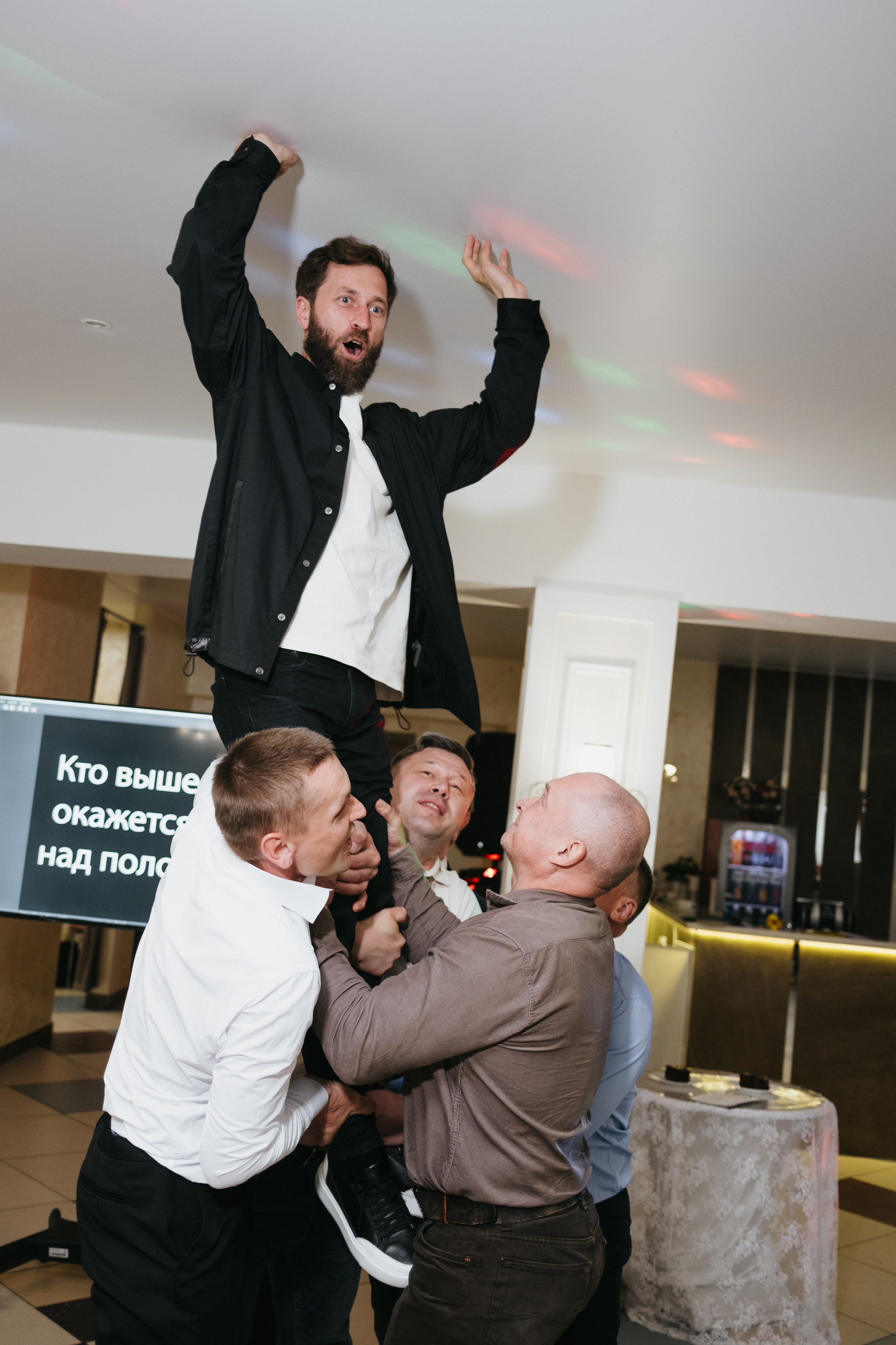 Выпускной 11 класс школы № 30. Свадебный и репортажной фотограф Денис Ожигин в Краснодаре и Краснодарском крае