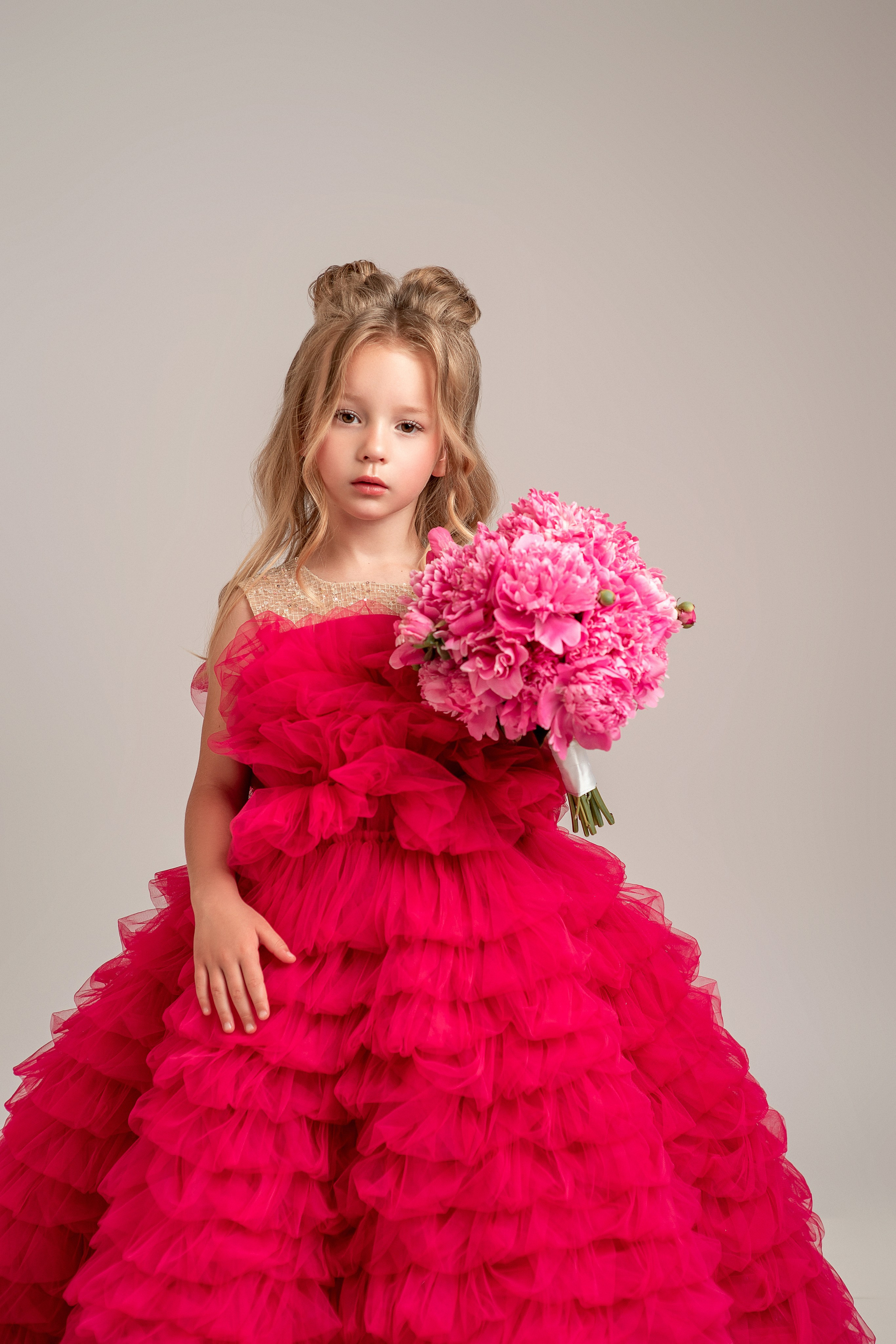 Полина пионы, гартензия. Семейный и детский фотограф Наталья Горда