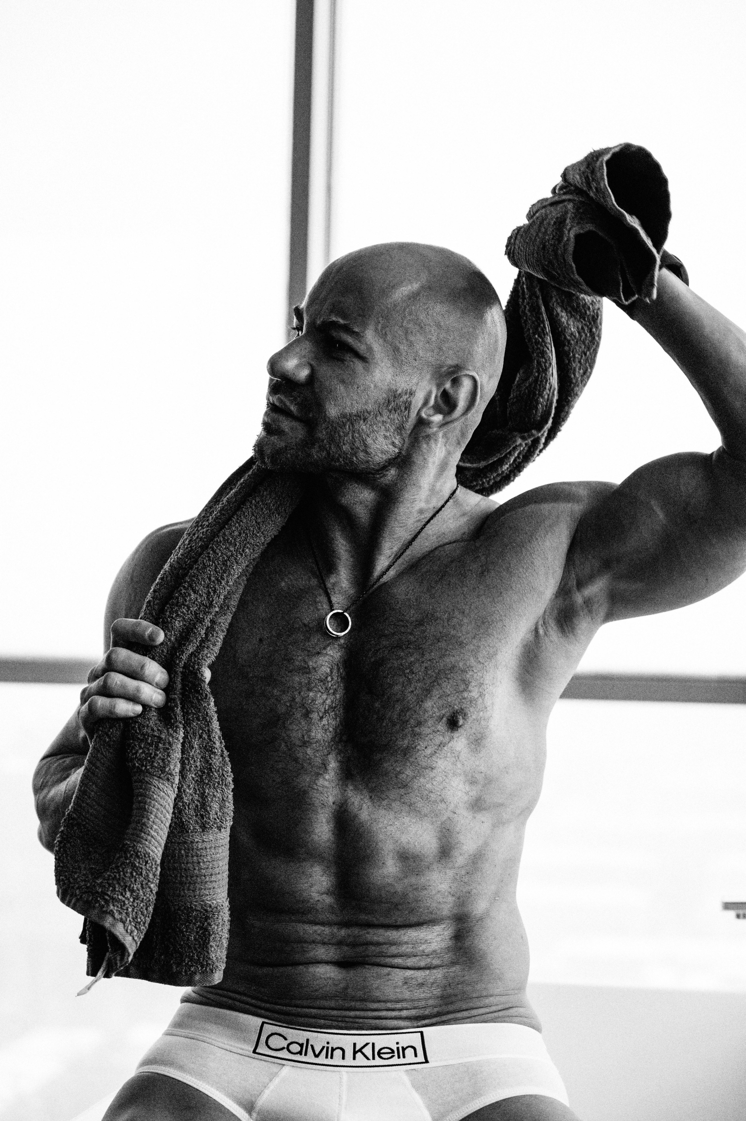 Матвей. Профессиональный фотограф беременности в СПБ. Стильные фотосессии беременности в стиле минимализм и классическая фотография