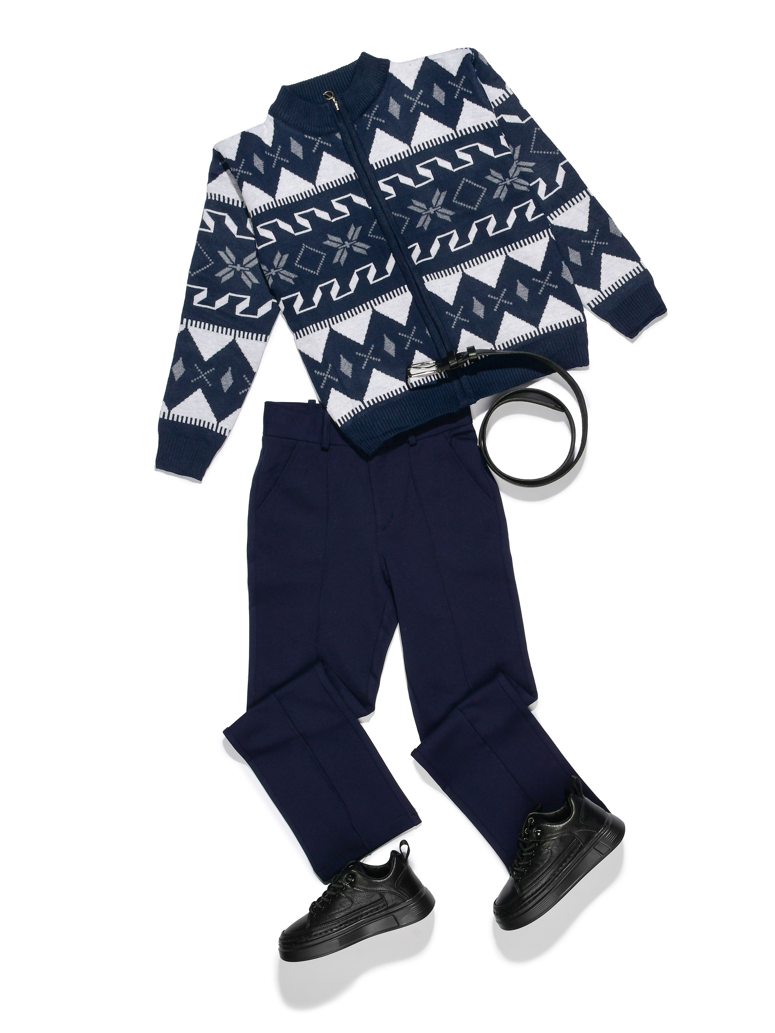 Предметная съёмка одежды для маркеплейсов в Москве. Предметный фотограф Константин Агафонов — предметная съёмка и фотосъёмка в Москве