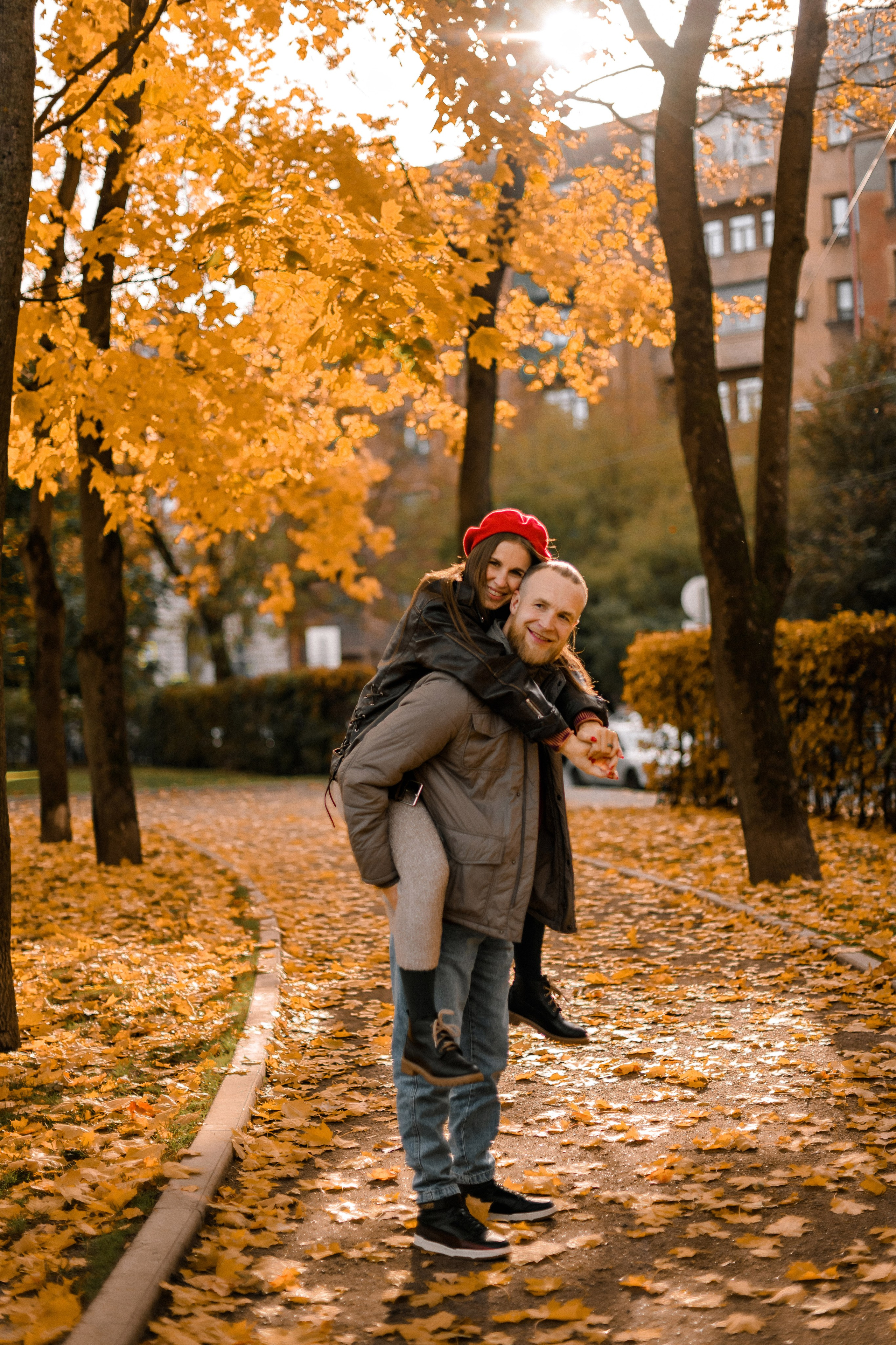 Люба и Коля. Осень на Петроградке. Свадебный фотограф в Санкт-Петербурге София Шубик
