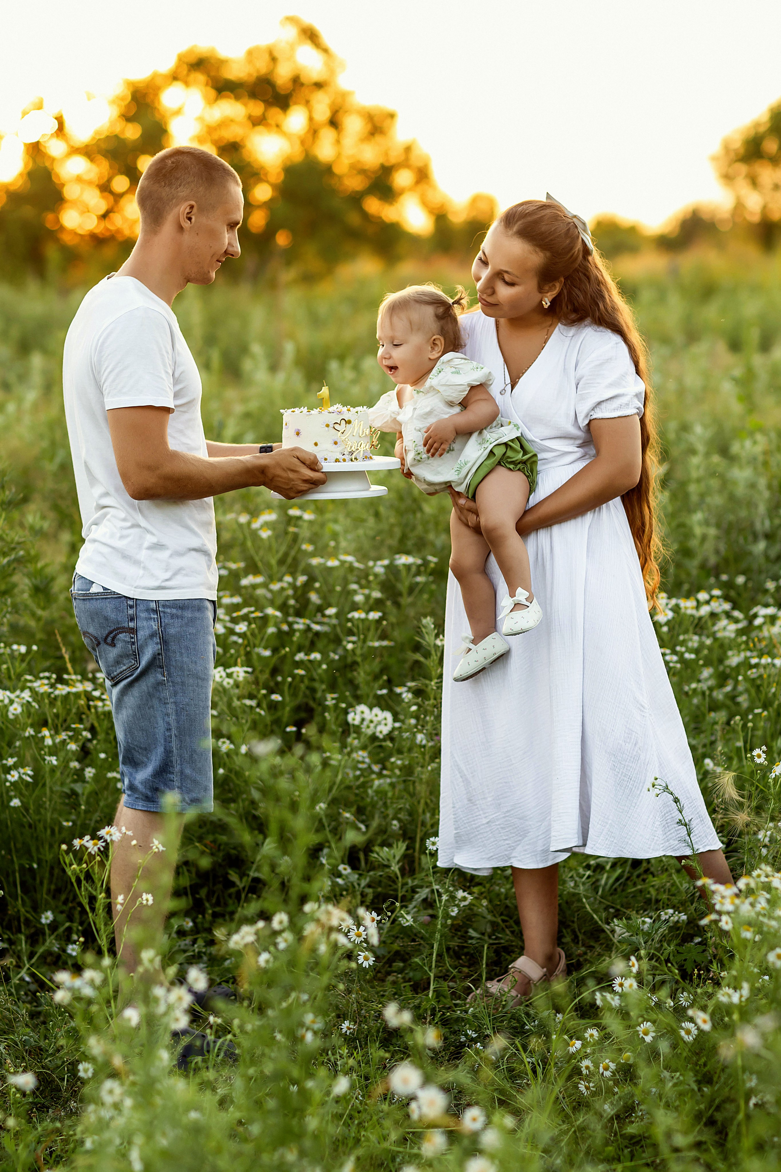 Летняя семейная фотосессия в поле. Детский и семейный фотограф Елена Воропаева