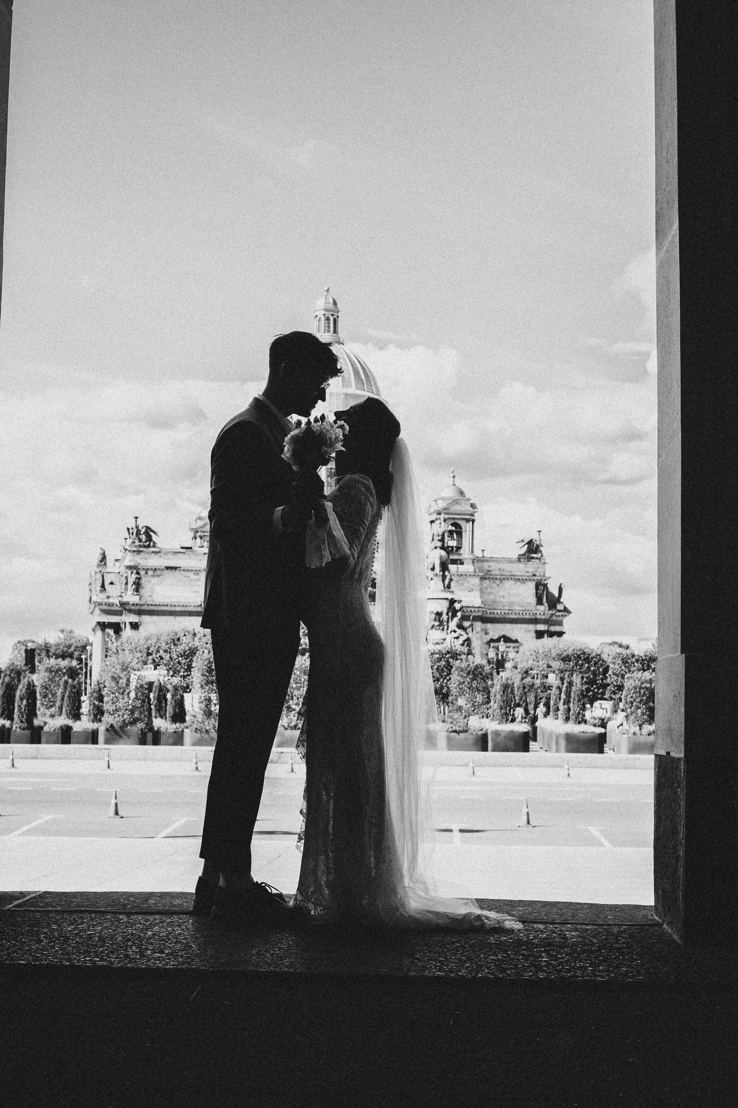 СВАДЕБНАЯ ПРОГУЛКА ВОЗЕ ИСАИКЕВСКОГО СОБОРА АСТОРИИ И ЗАКОНОДАЛЕТНОГО СОБРАНИЯ. Профессиональный фотограф, Санкт-Петербург — Виктория Богомолова