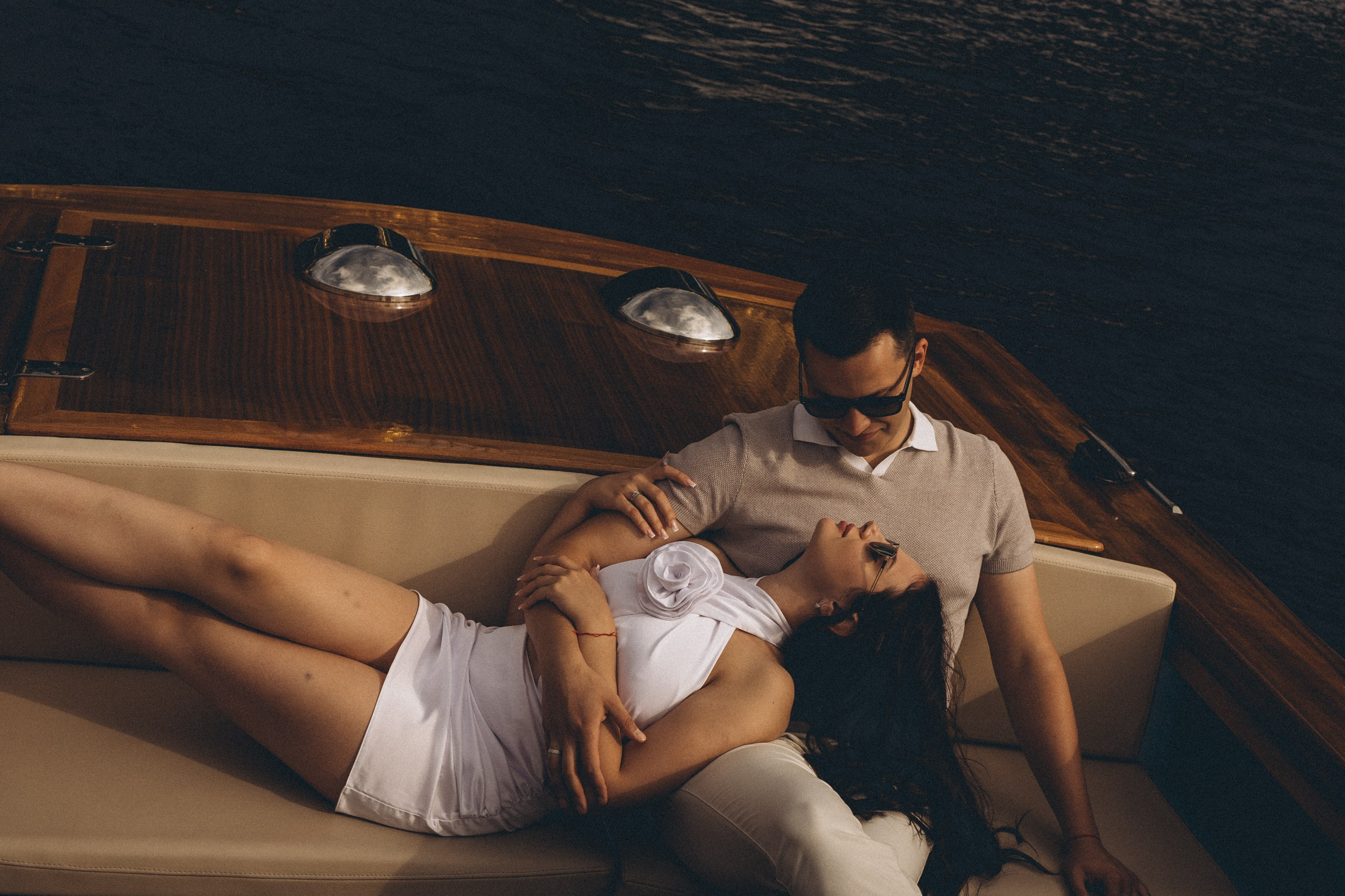 СВАДЕНБНАЯ СЬЕМКА НА КАТЕРЕ ПО КАНАЛАМ САНКТ-ПЕТЕРБУРГА И В АКВАТОРИИ НЕВЫ. Профессиональный фотограф, Санкт-Петербург — Виктория Богомолова