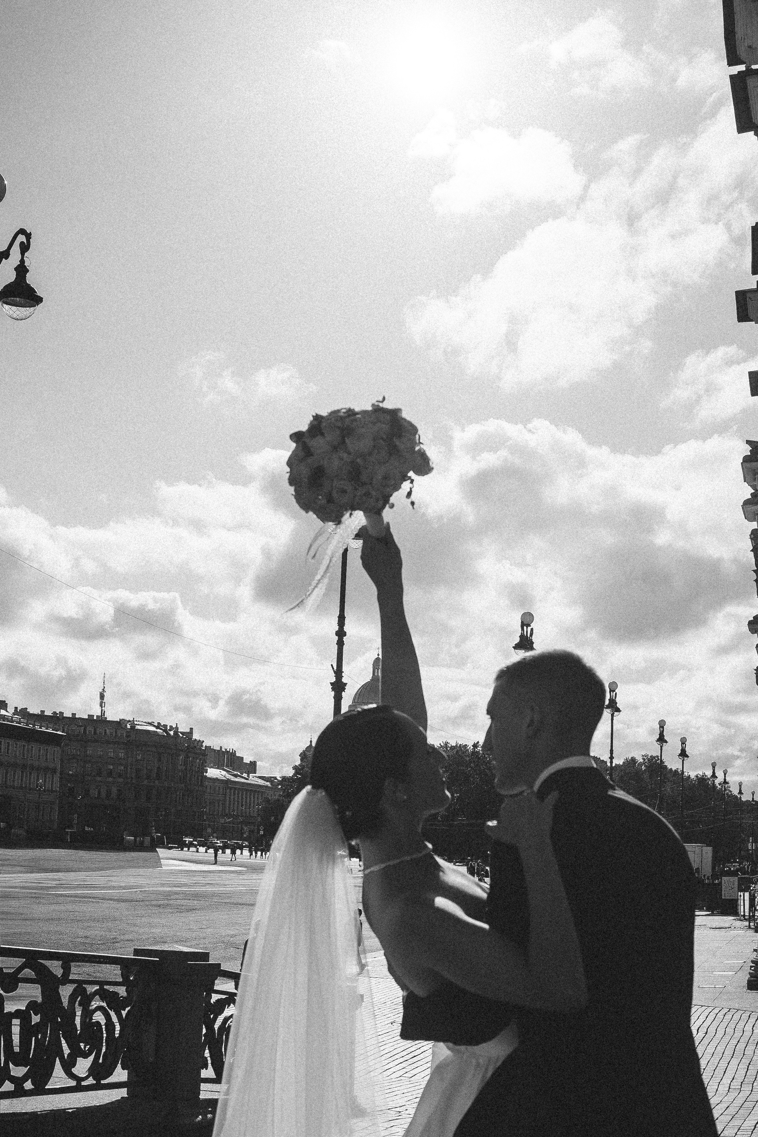 СВАДЕБНАЯ ПРОГУЛКА В САНТК-ПЕТЕРБУРГЕ (ИСАКИЕВСКИЙ СОБОР, ЗИМНЯЯ КАНАВКА, ЭРМИТАЖ И БОЛЬШАЯ МОРСКАЯ УЛИЦА). Профессиональный фотограф, Санкт-Петербург — Виктория Богомолова