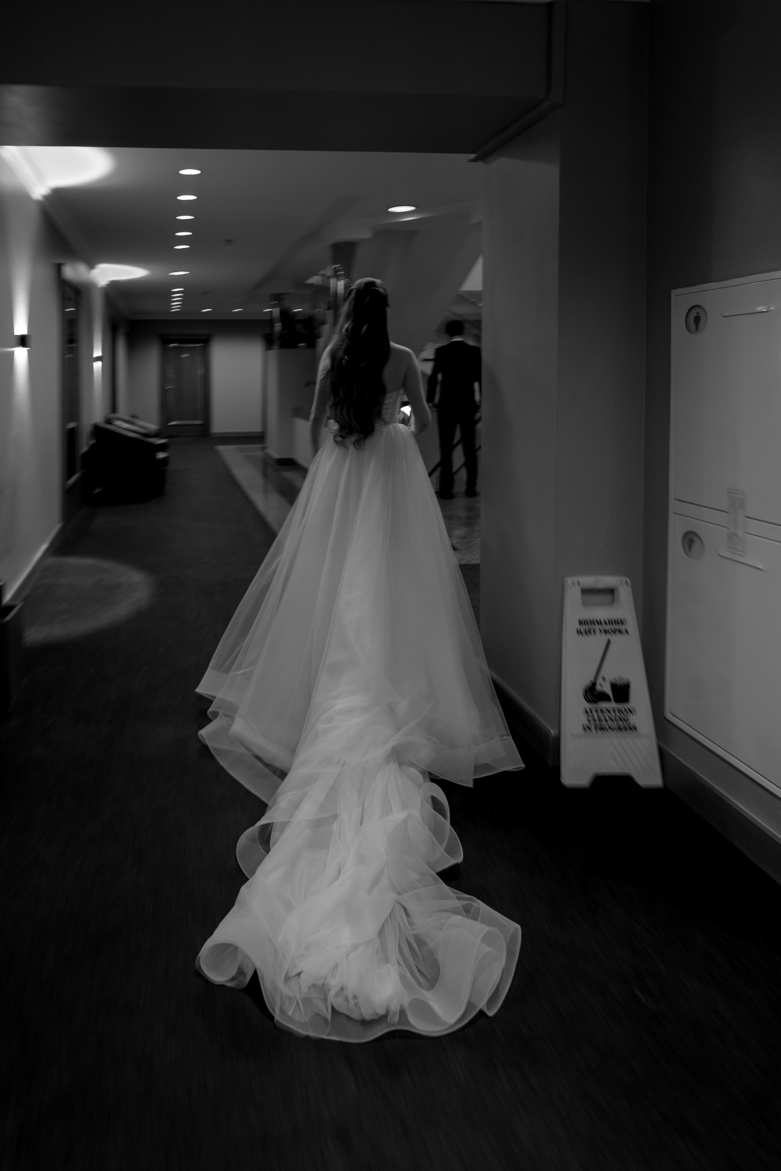 СВАДЕБНАЯ СЬЕМКА СБОРОВ В ОТЕЛЕ И ВЫЕЗД НА ЦЕРЕМОНИЮ (СНЯТО В СИБИРЕ В НИЖНЕВАРТОВСКЕ). Профессиональный фотограф, Санкт-Петербург — Виктория Богомолова