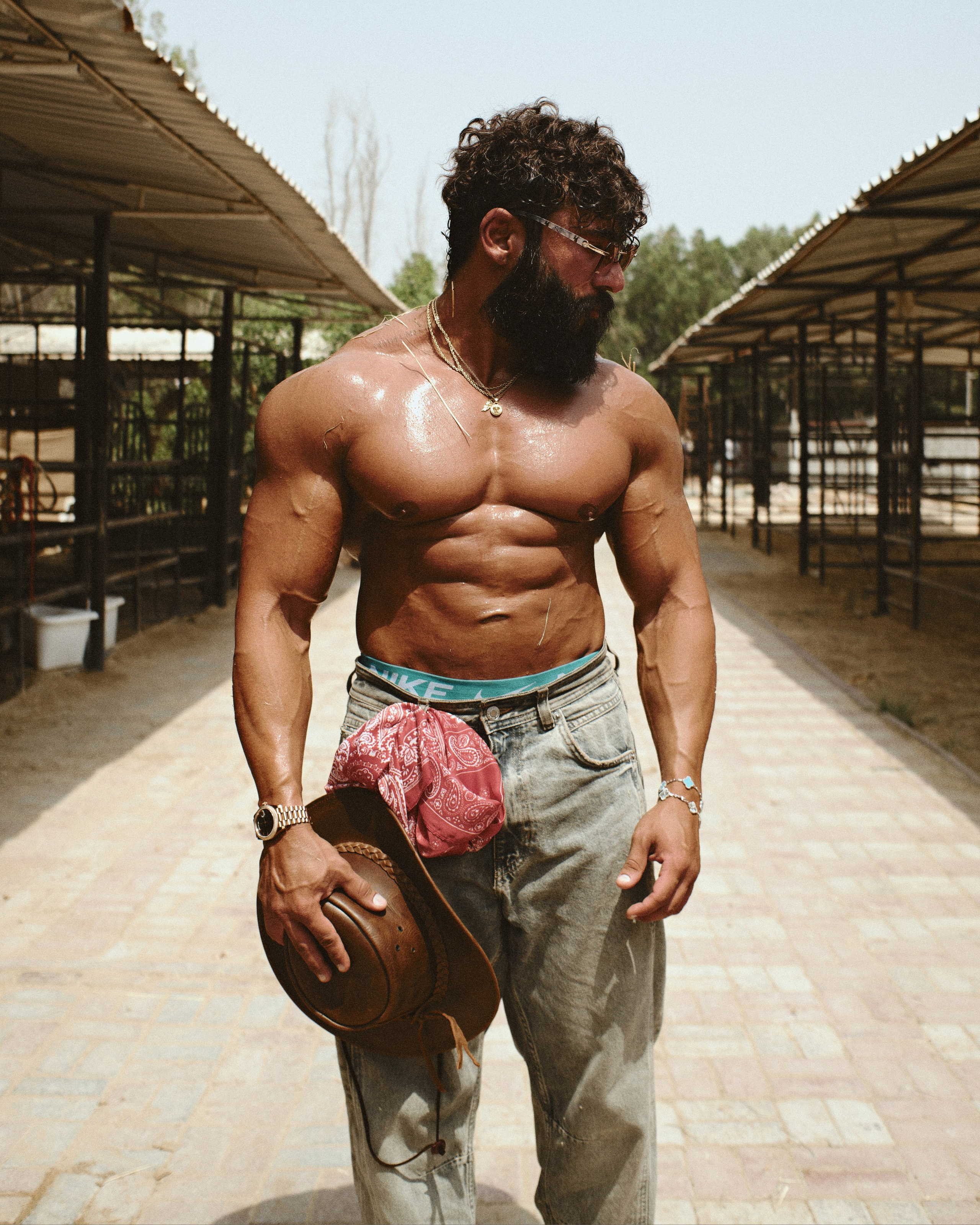 Ahmed. NOIZOMAX Художественный фотограф в Дубай