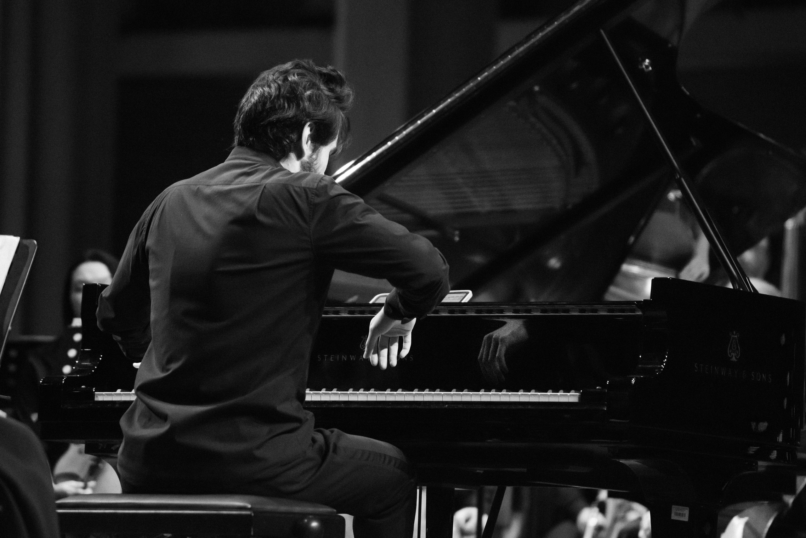 •Концерты. Фотограф Ксения Шевкопляс. г. Калининград. Кинематографический стиль — эстетика и истории, рассказанные через объектив