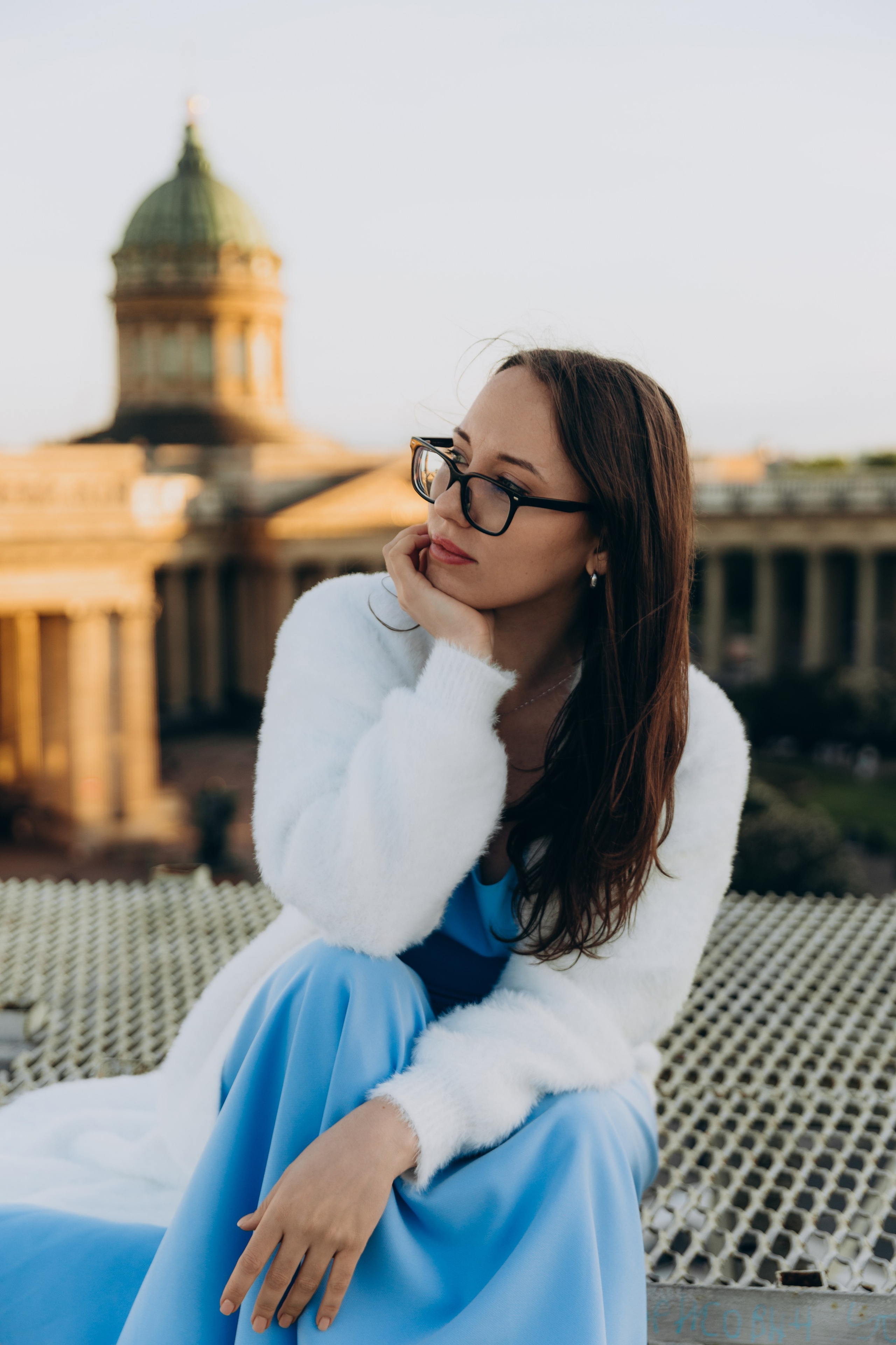 Фотосессия на крыше в Санкт-Петербурге, с видом на Зингер, Казанский собор, Думскую башню и Спас-на-Крови