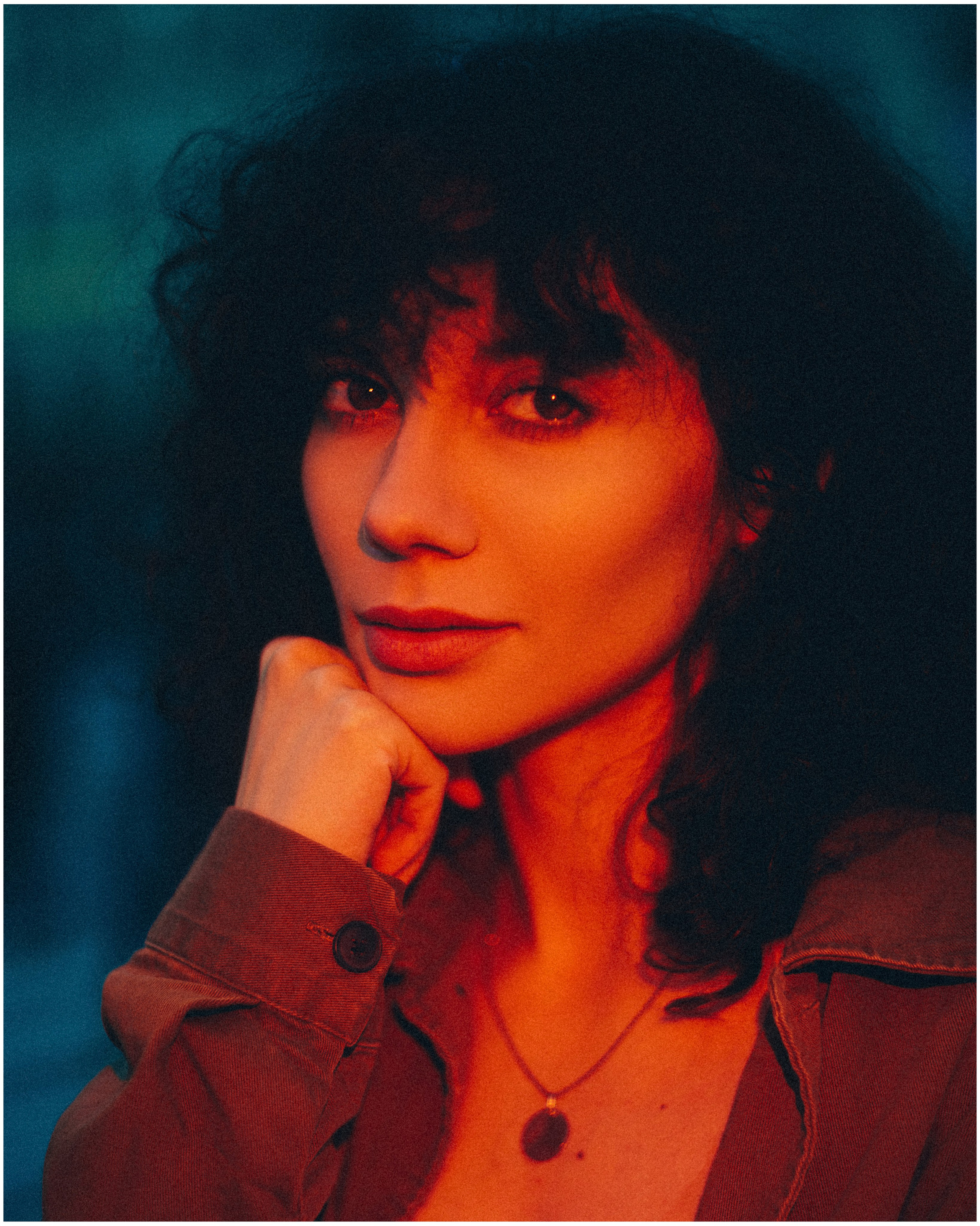 Фотосессия с цветным светом на улице