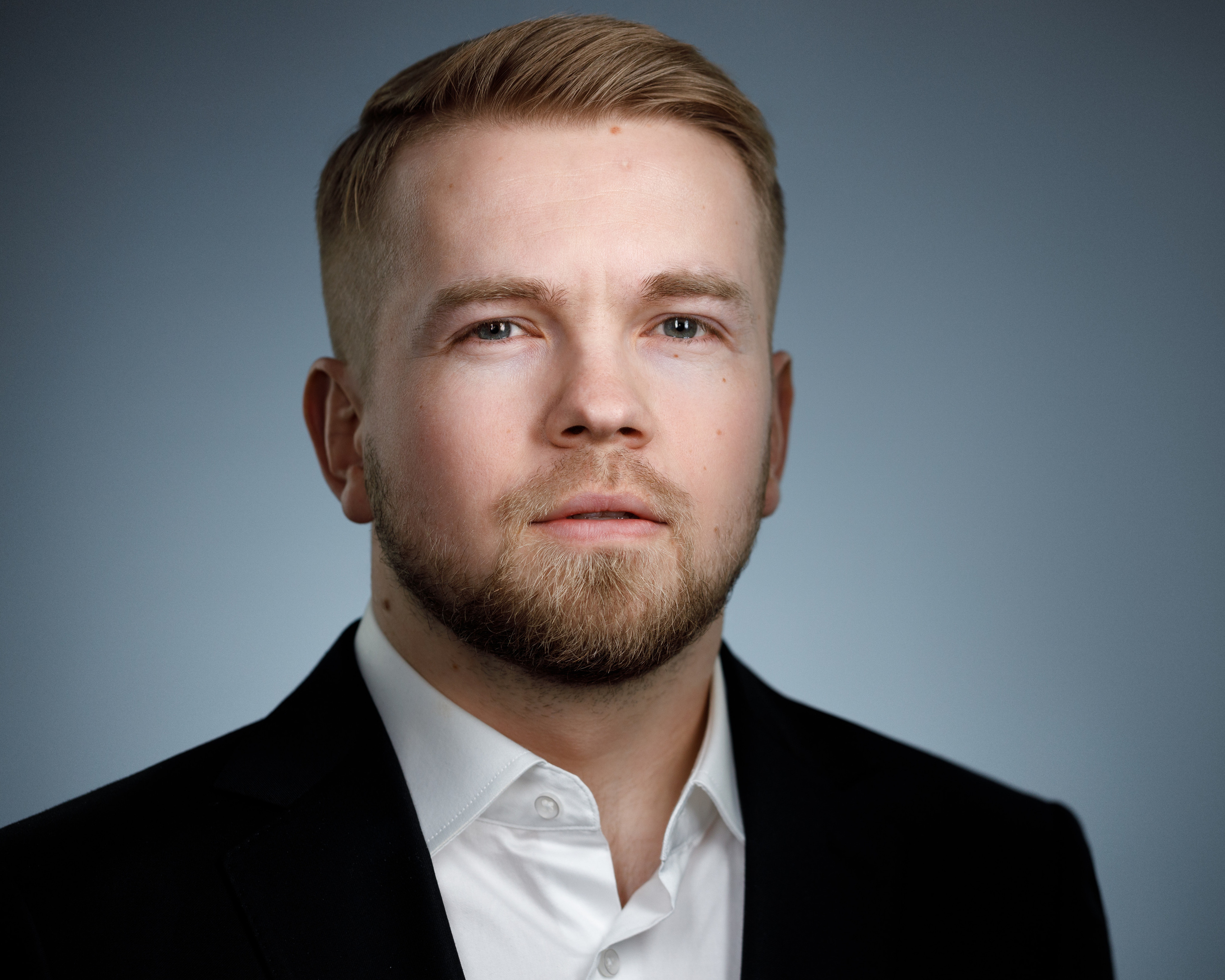 Деловые портреты компании. Бизнес-портрет | Хедшот-фотограф | Студия делового портрета в Москве