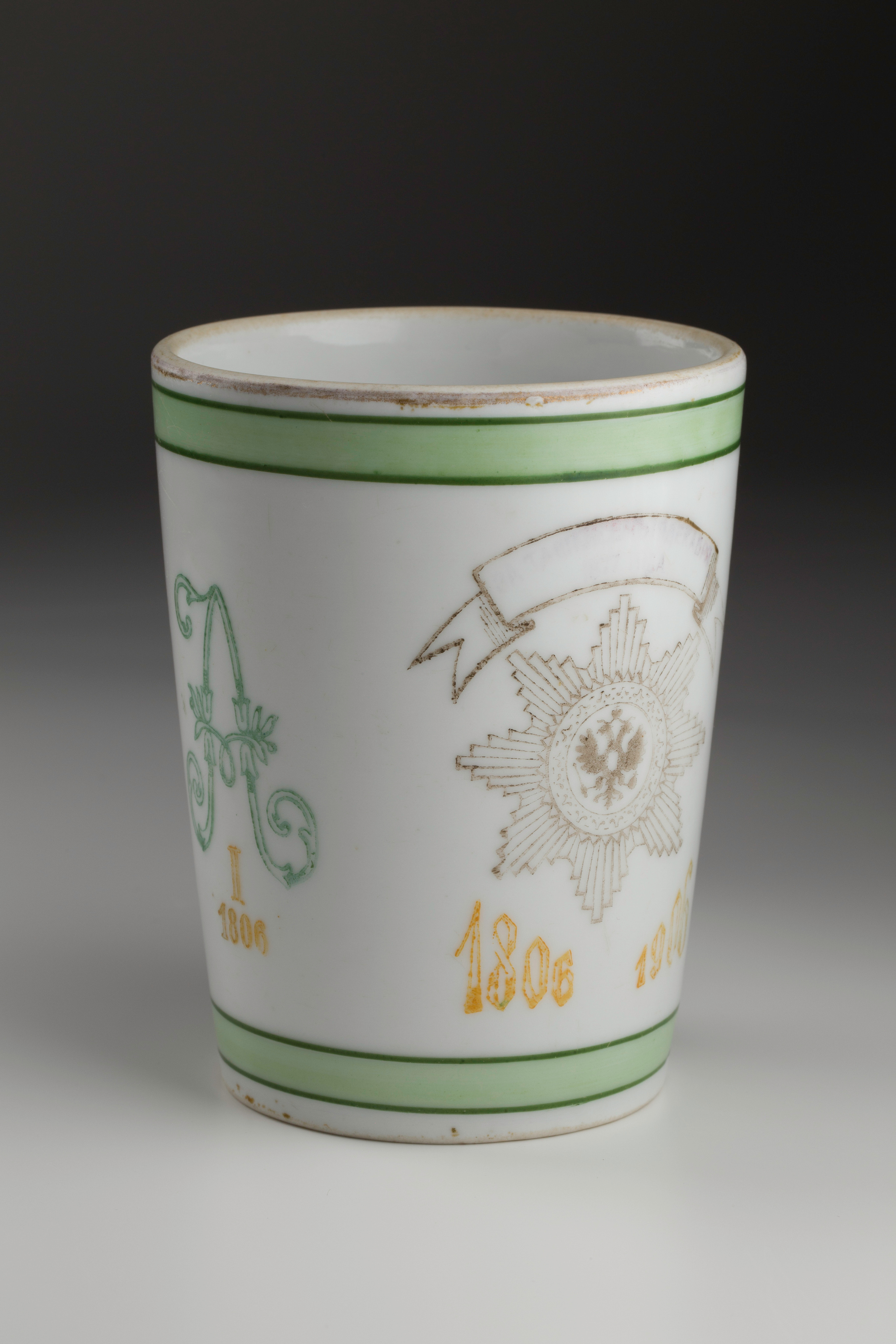 Предметная съёмка: полковые стопы. Бизнес-портрет | Хедшот-фотограф | Студия делового портрета в Москве