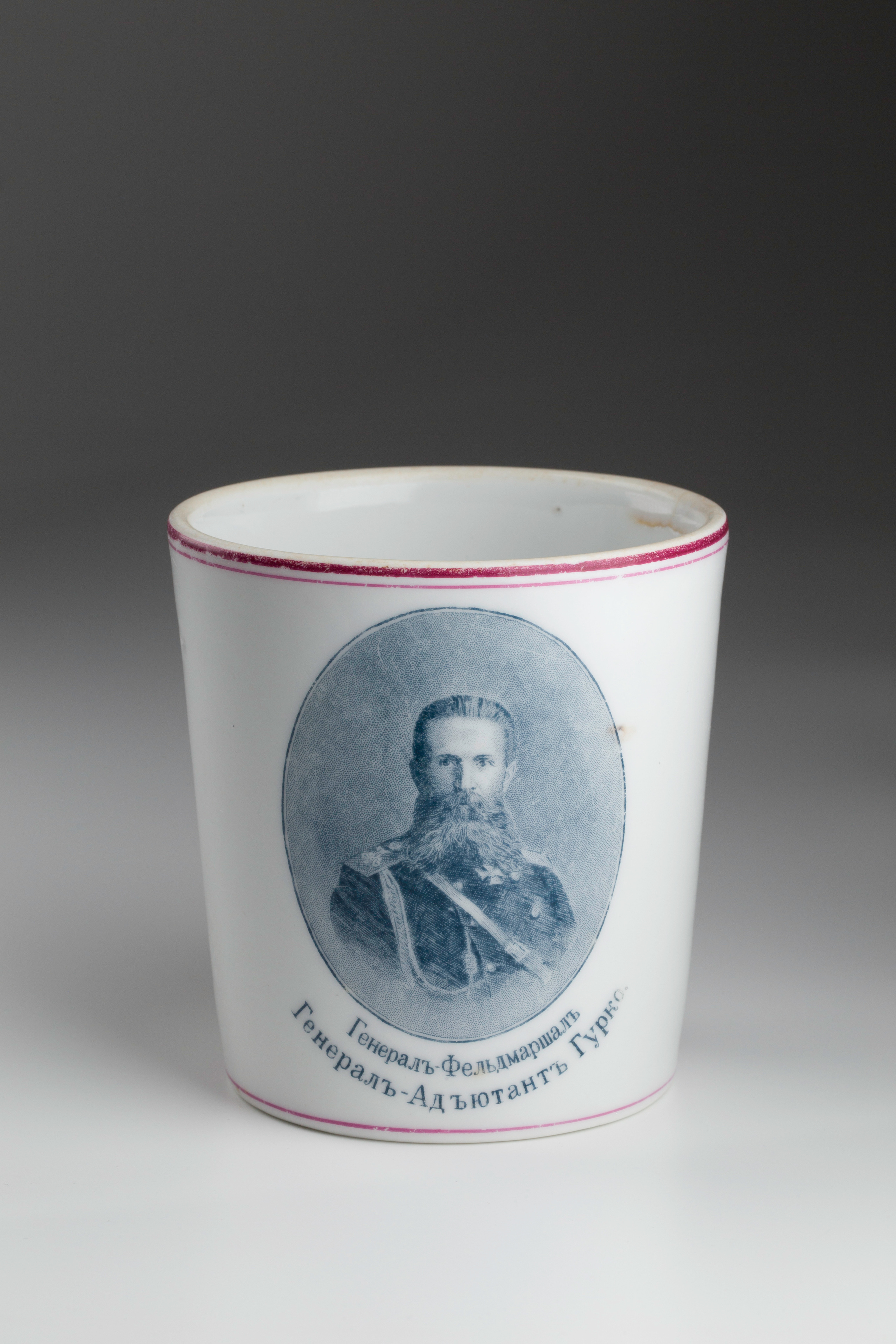 Предметная съёмка: полковые стопы. Бизнес-портрет | Хедшот-фотограф | Студия делового портрета в Москве