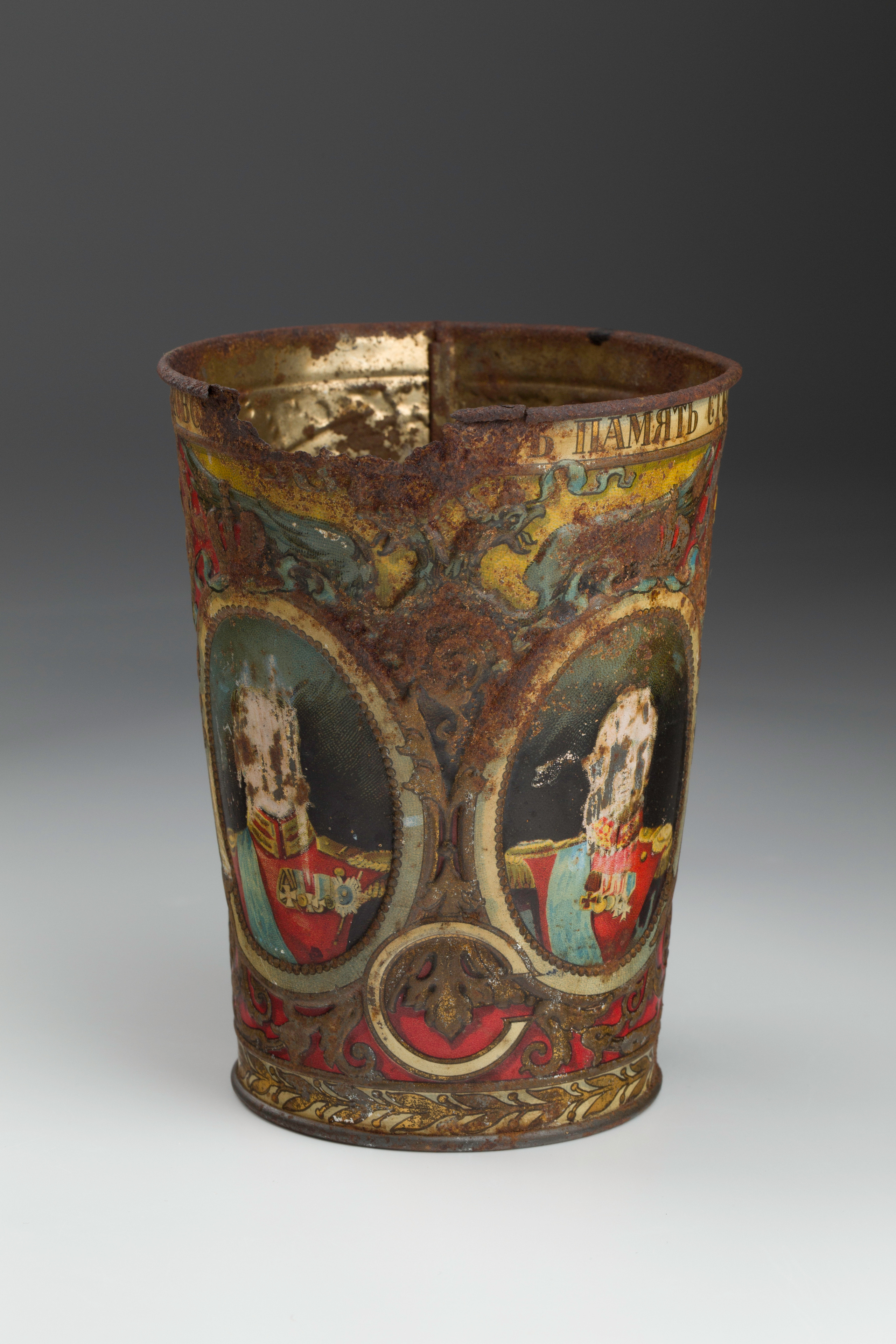 Предметная съёмка: полковые стопы. Бизнес-портрет | Хедшот-фотограф | Студия делового портрета в Москве