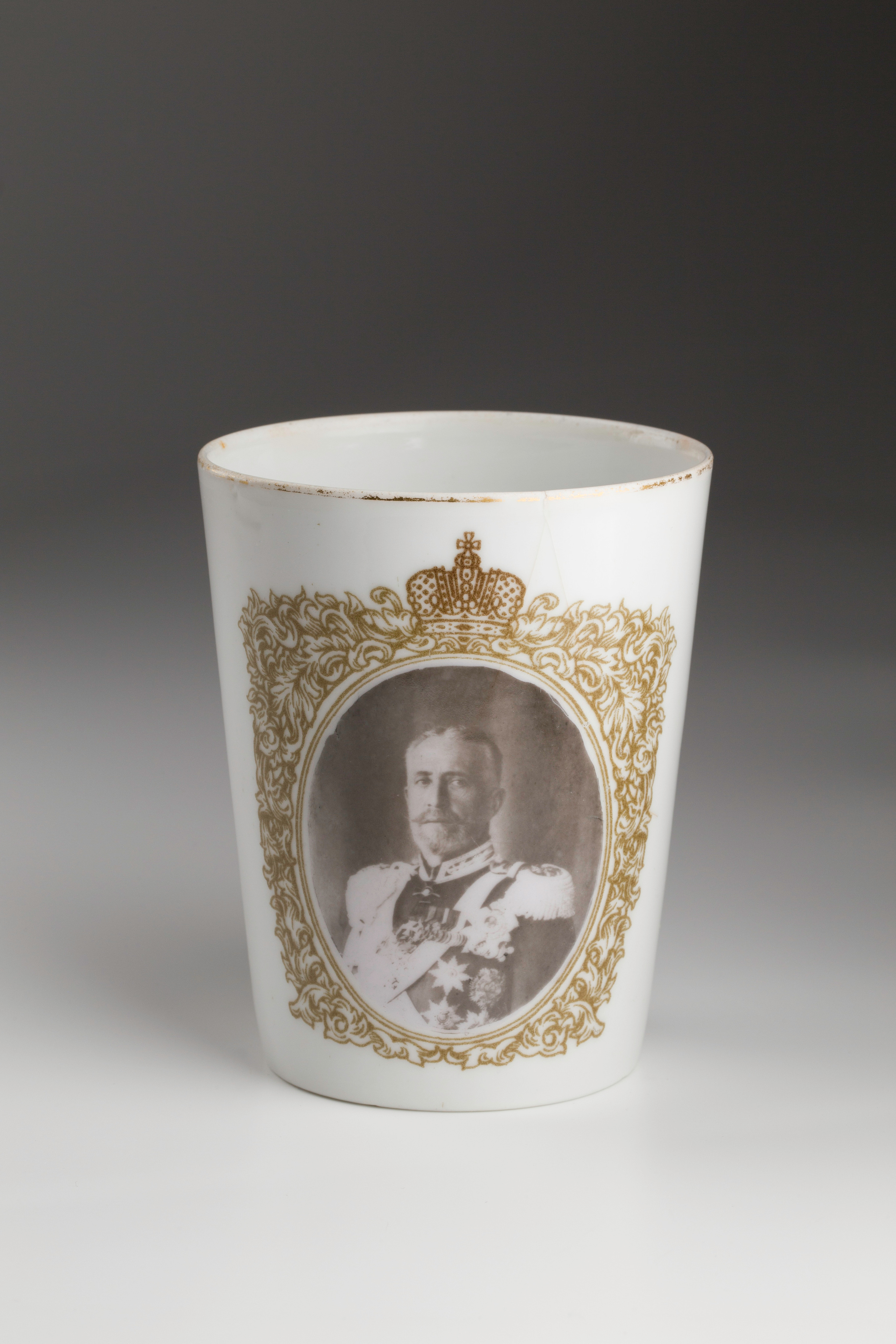 Предметная съёмка: полковые стопы. Бизнес-портрет | Хедшот-фотограф | Студия делового портрета в Москве