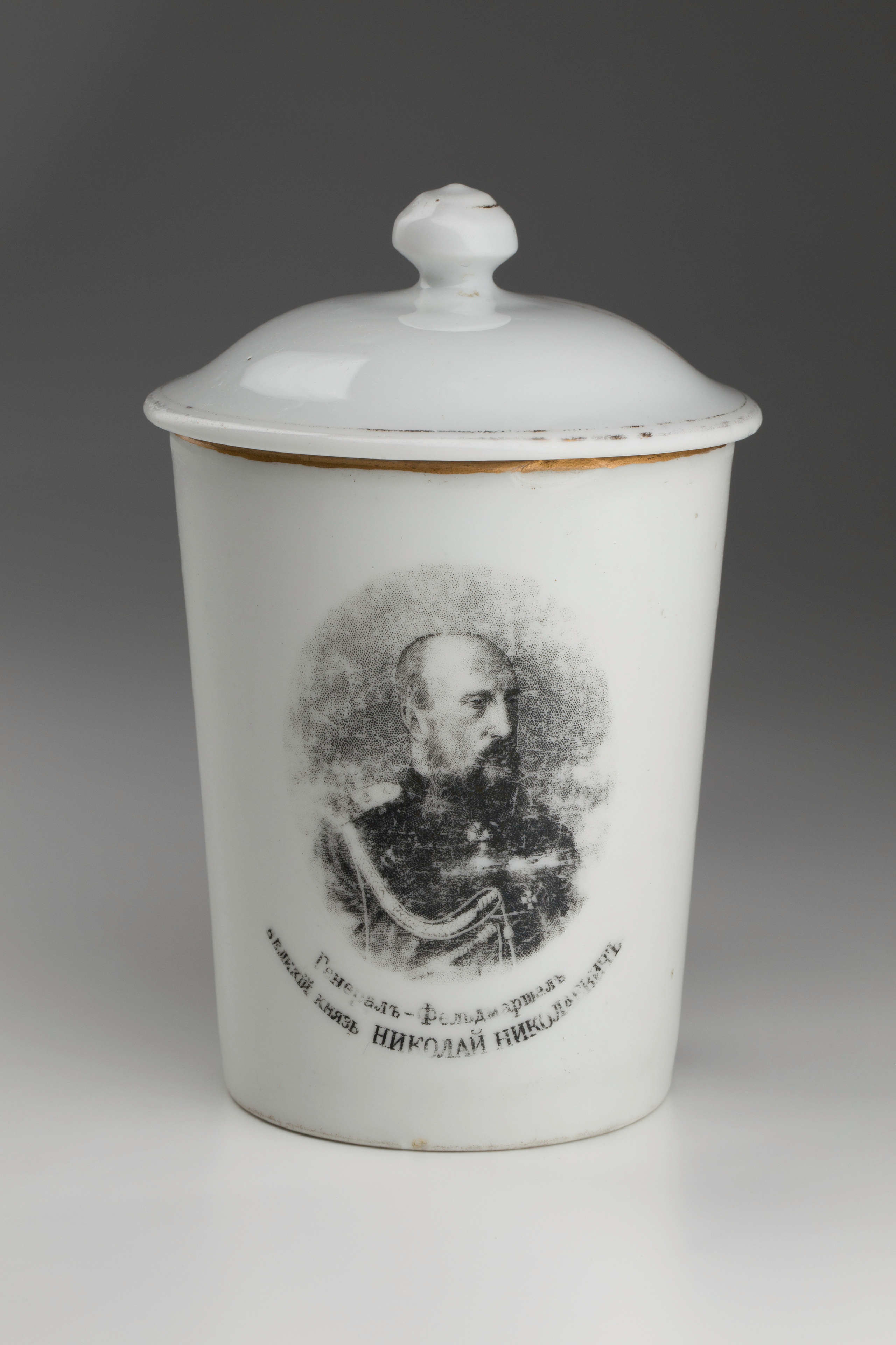 Предметная съёмка: полковые стопы. Бизнес-портрет | Хедшот-фотограф | Студия делового портрета в Москве