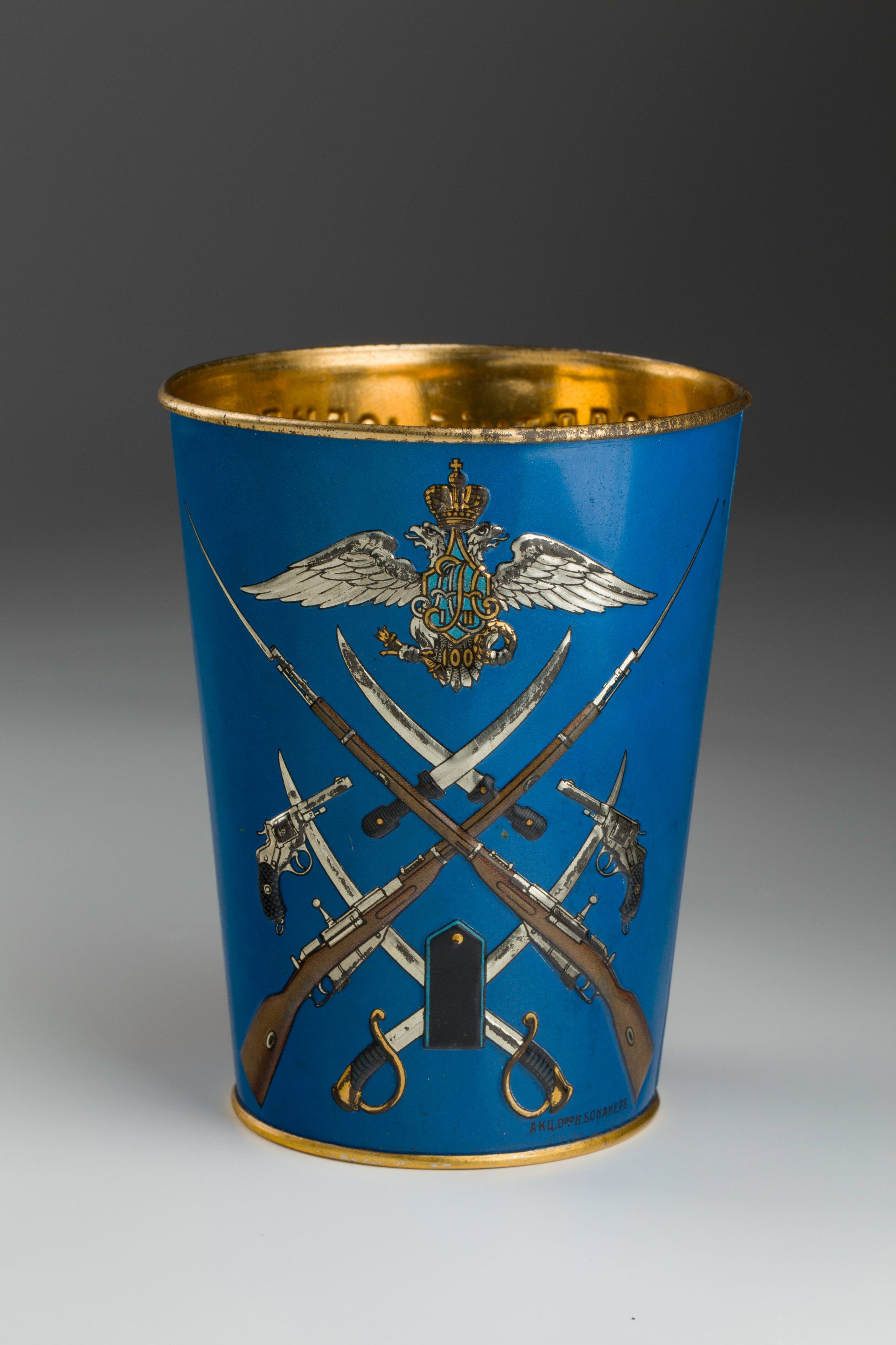 Предметная съёмка: полковые стопы. Бизнес-портрет | Хедшот-фотограф | Студия делового портрета в Москве