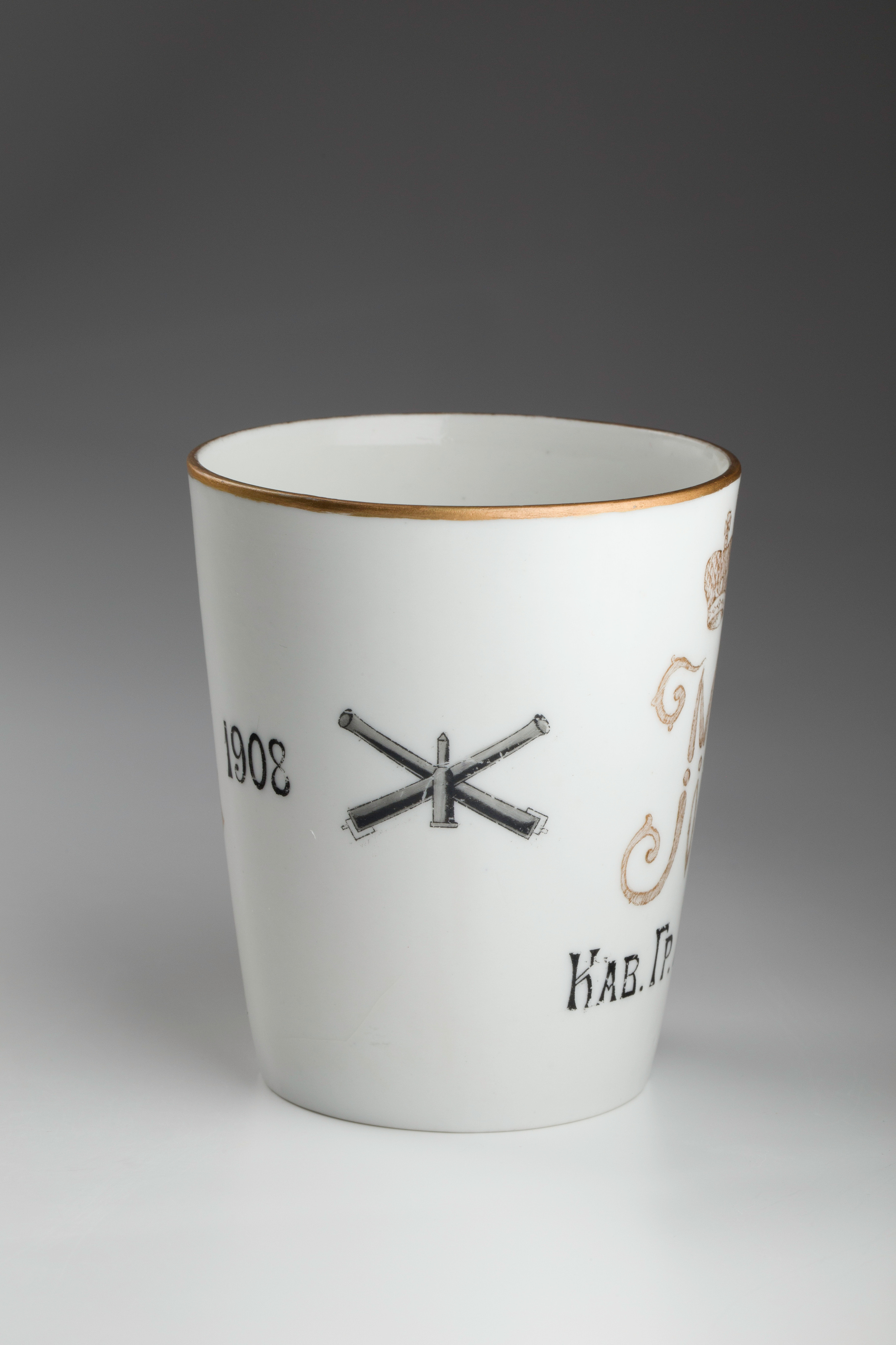 Предметная съёмка: полковые стопы. Бизнес-портрет | Хедшот-фотограф | Студия делового портрета в Москве