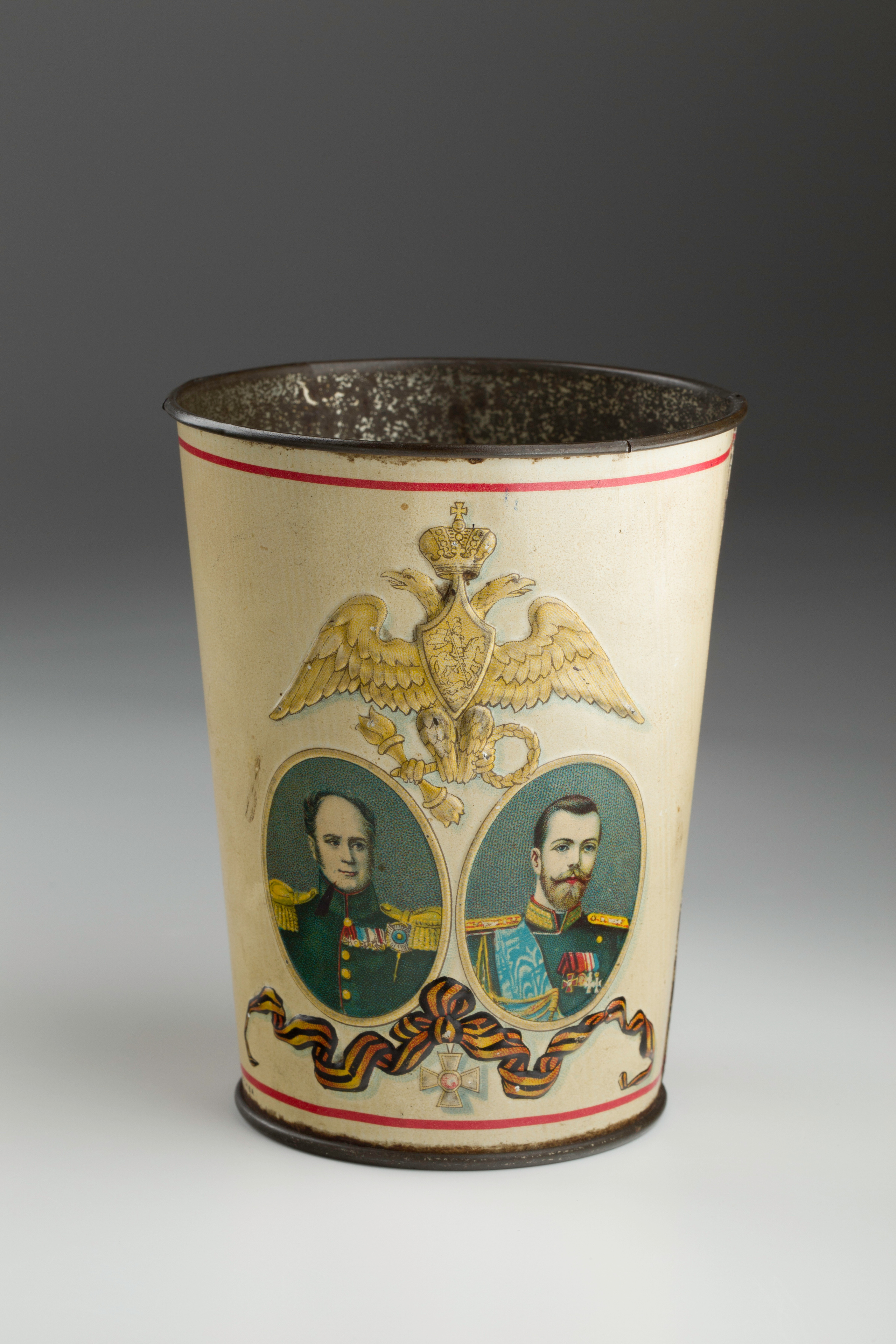 Предметная съёмка: полковые стопы. Бизнес-портрет | Хедшот-фотограф | Студия делового портрета в Москве