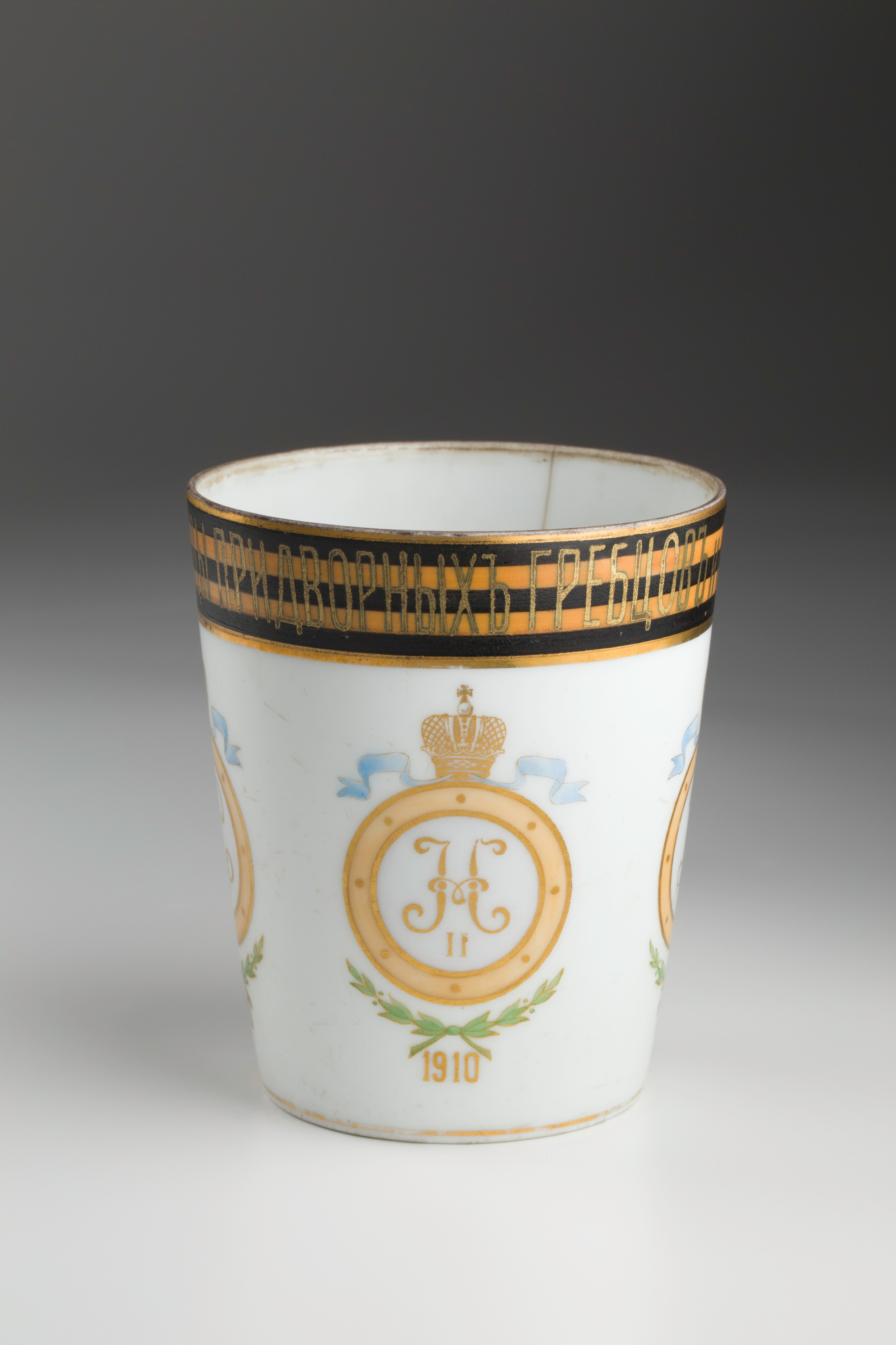 Предметная съёмка: полковые стопы. Бизнес-портрет | Хедшот-фотограф | Студия делового портрета в Москве