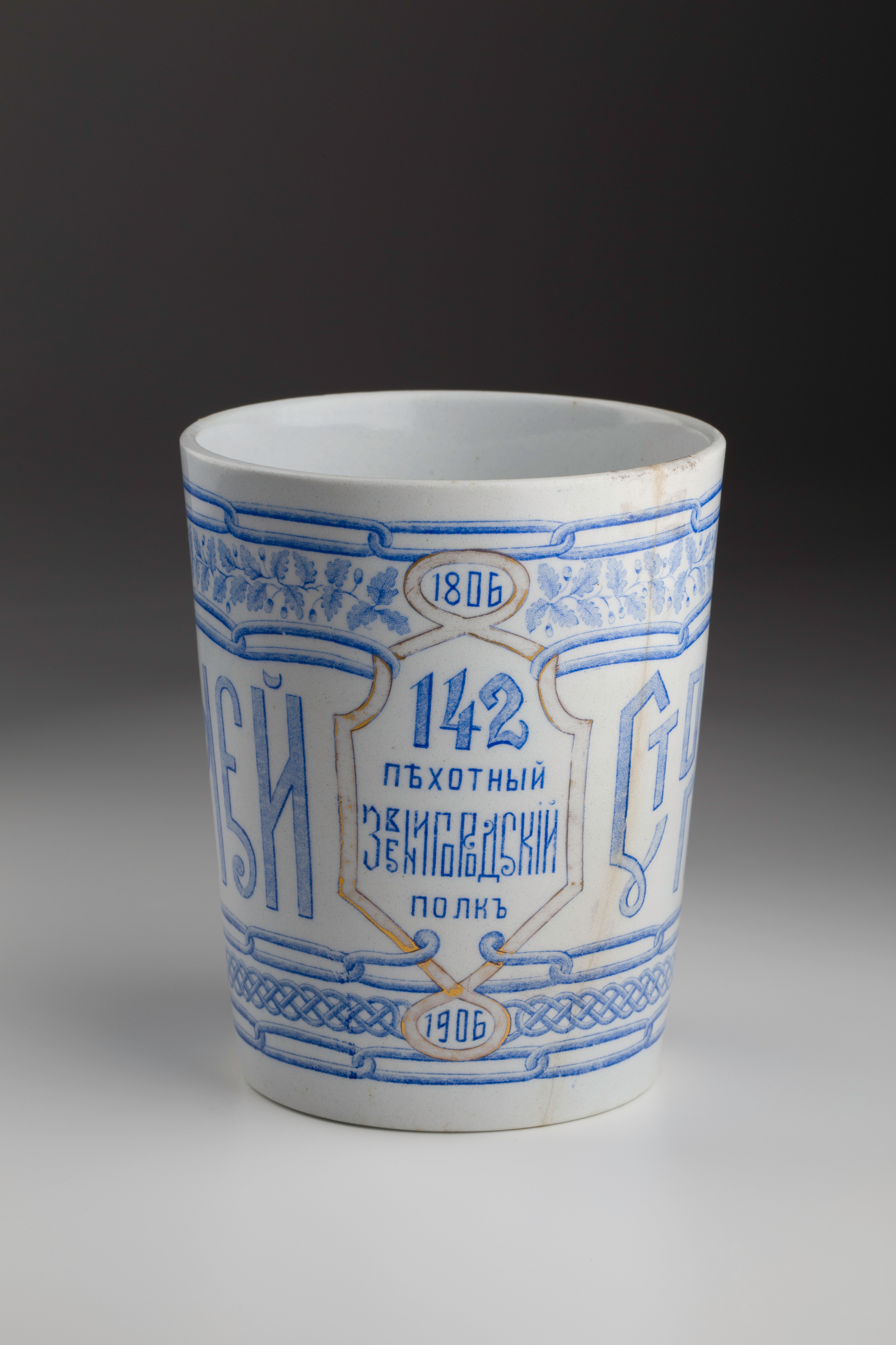 Предметная съёмка: полковые стопы. Бизнес-портрет | Хедшот-фотограф | Студия делового портрета в Москве