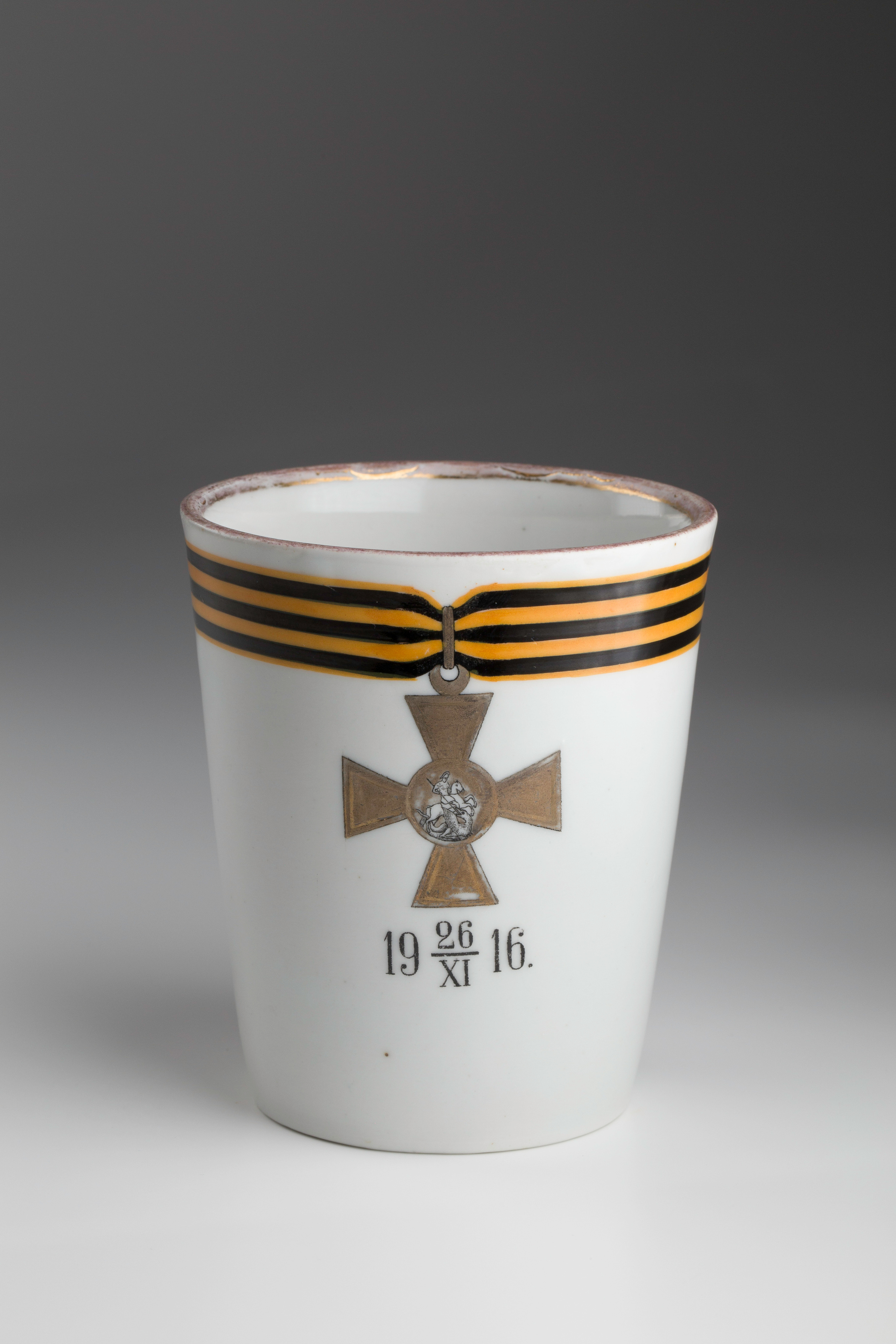 Предметная съёмка: полковые стопы. Бизнес-портрет | Хедшот-фотограф | Студия делового портрета в Москве