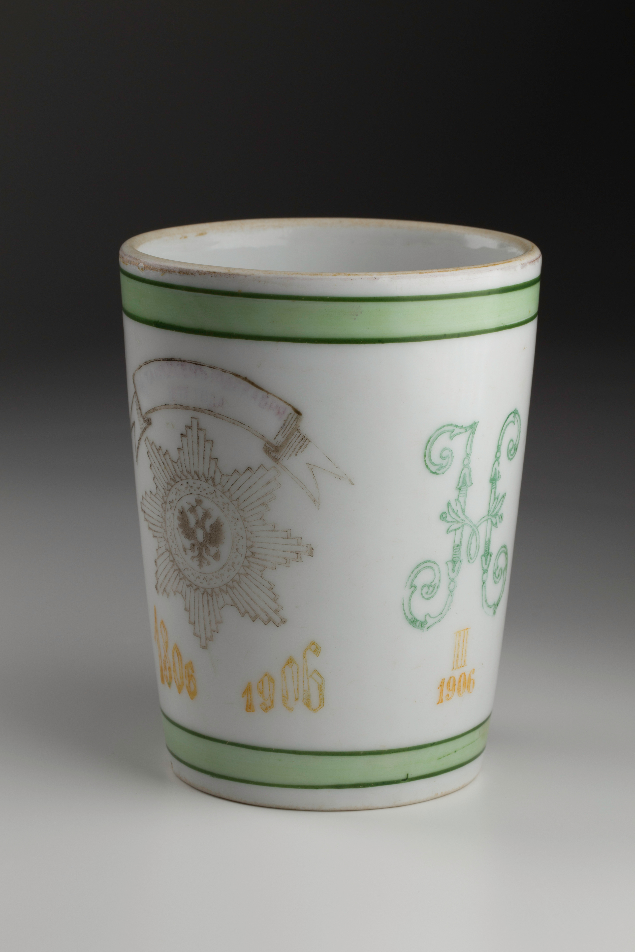 Предметная съёмка: полковые стопы. Бизнес-портрет | Хедшот-фотограф | Студия делового портрета в Москве