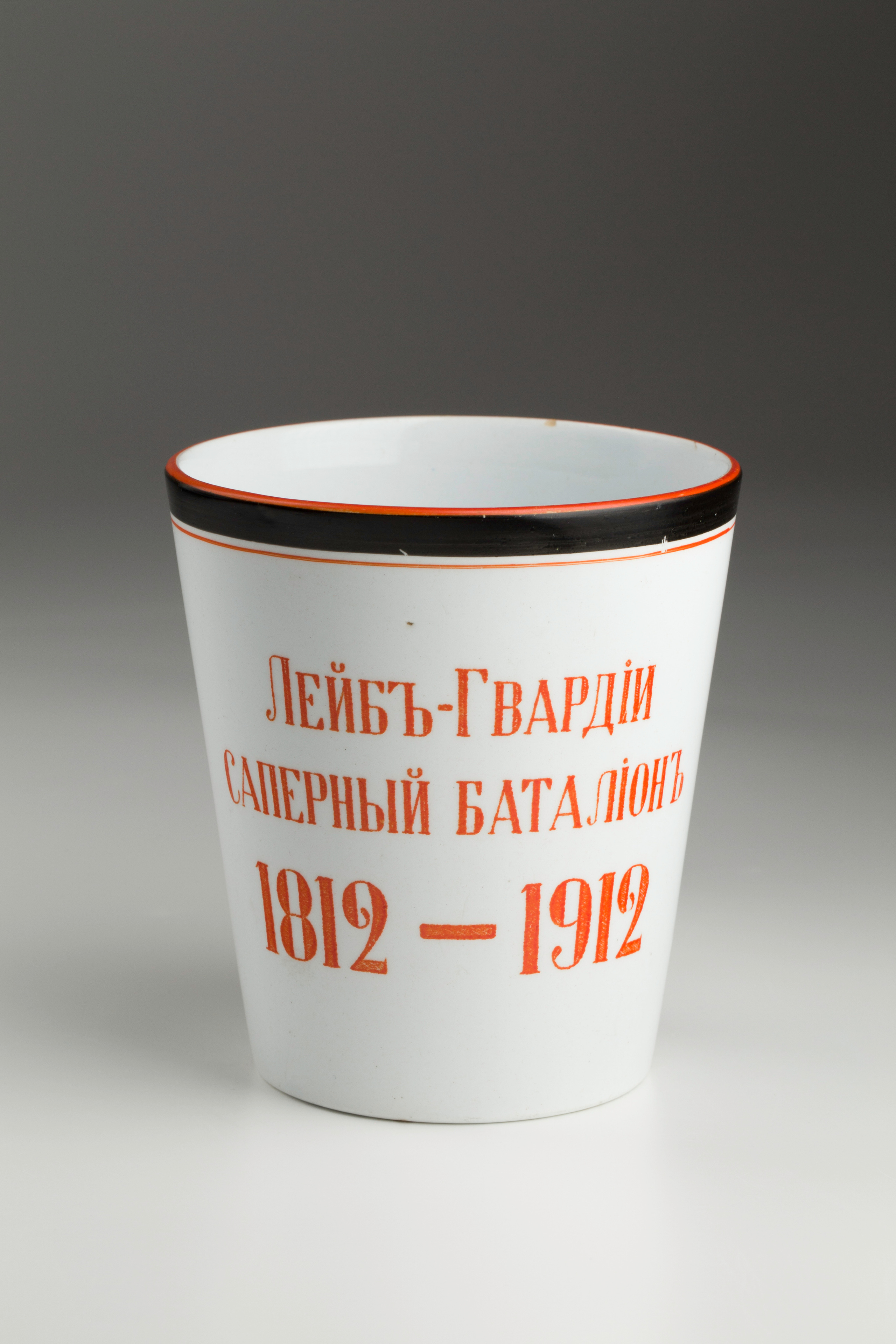 Предметная съёмка: полковые стопы. Бизнес-портрет | Хедшот-фотограф | Студия делового портрета в Москве