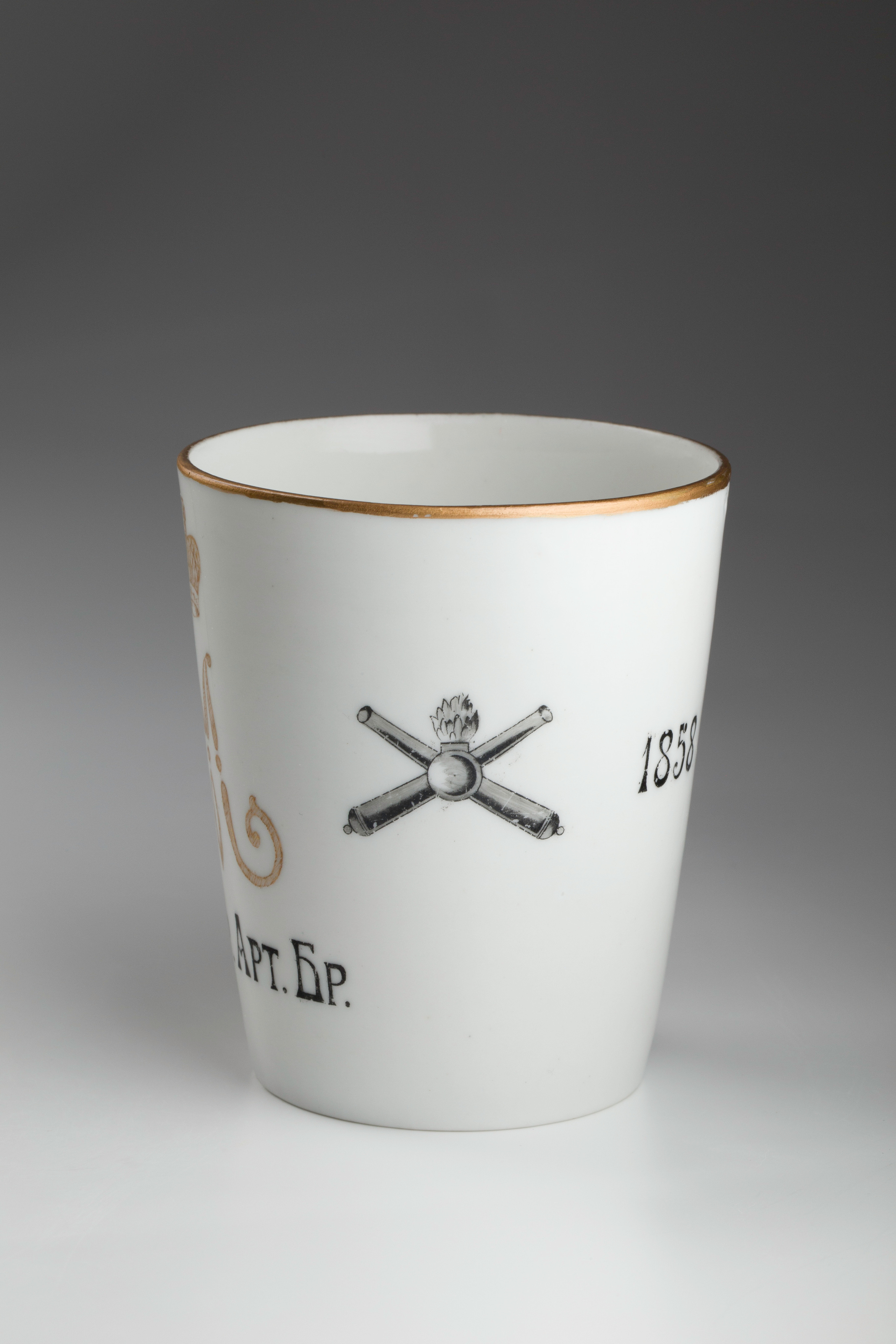 Предметная съёмка: полковые стопы. Бизнес-портрет | Хедшот-фотограф | Студия делового портрета в Москве