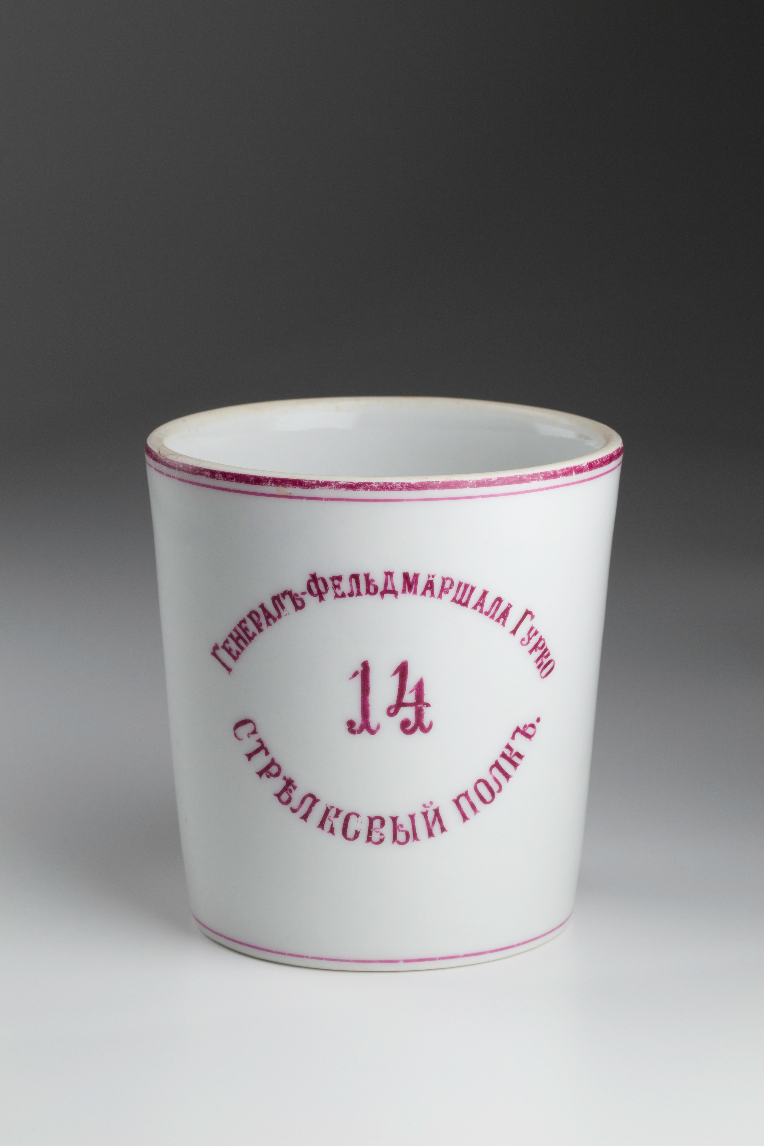 Предметная съёмка: полковые стопы. Бизнес-портрет | Хедшот-фотограф | Студия делового портрета в Москве